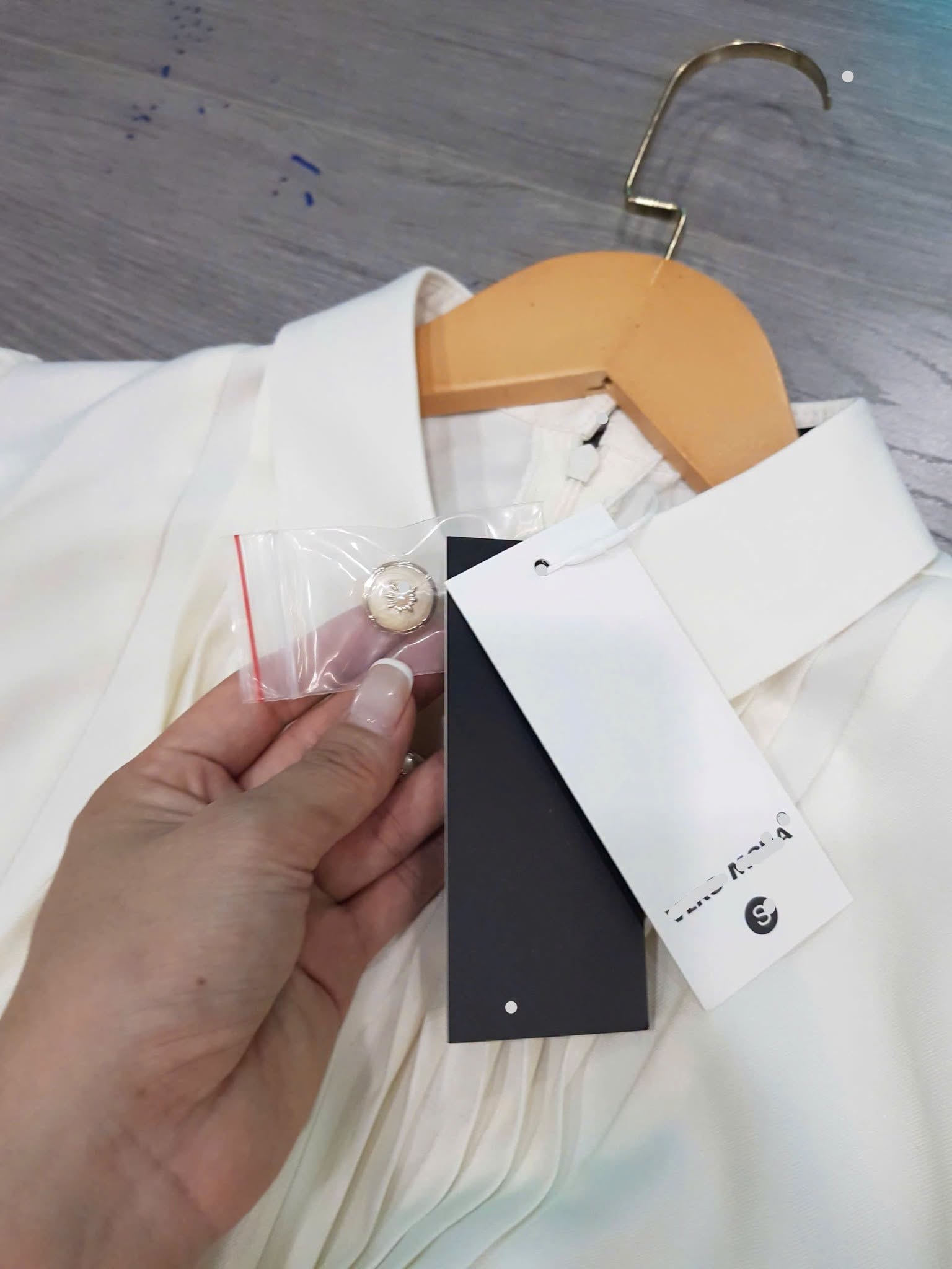 Đầm trắng Kèm belt mã VER2209_thumbnail_3