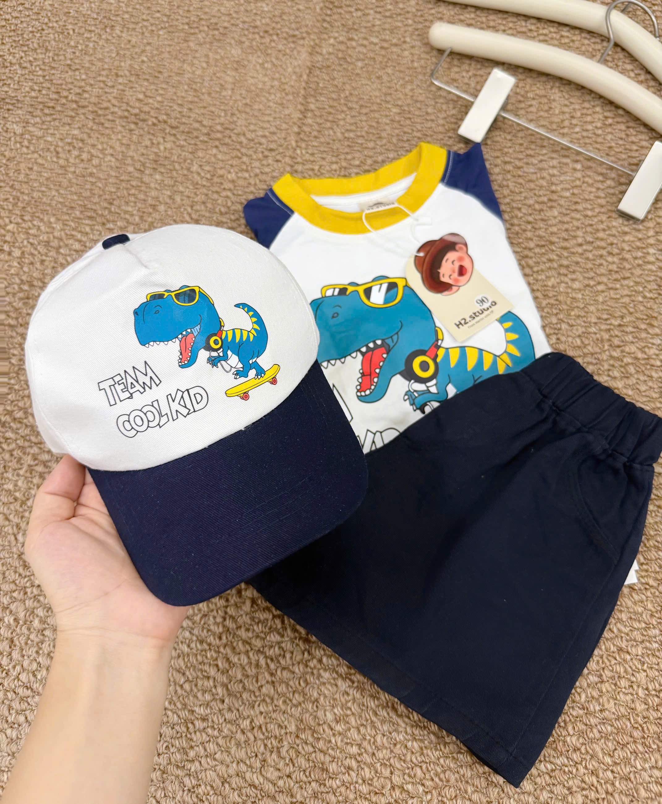 D09 BỘ CỘC KHỦNG LONG TEAM COOL KID KÈM MŨ- A117.1844