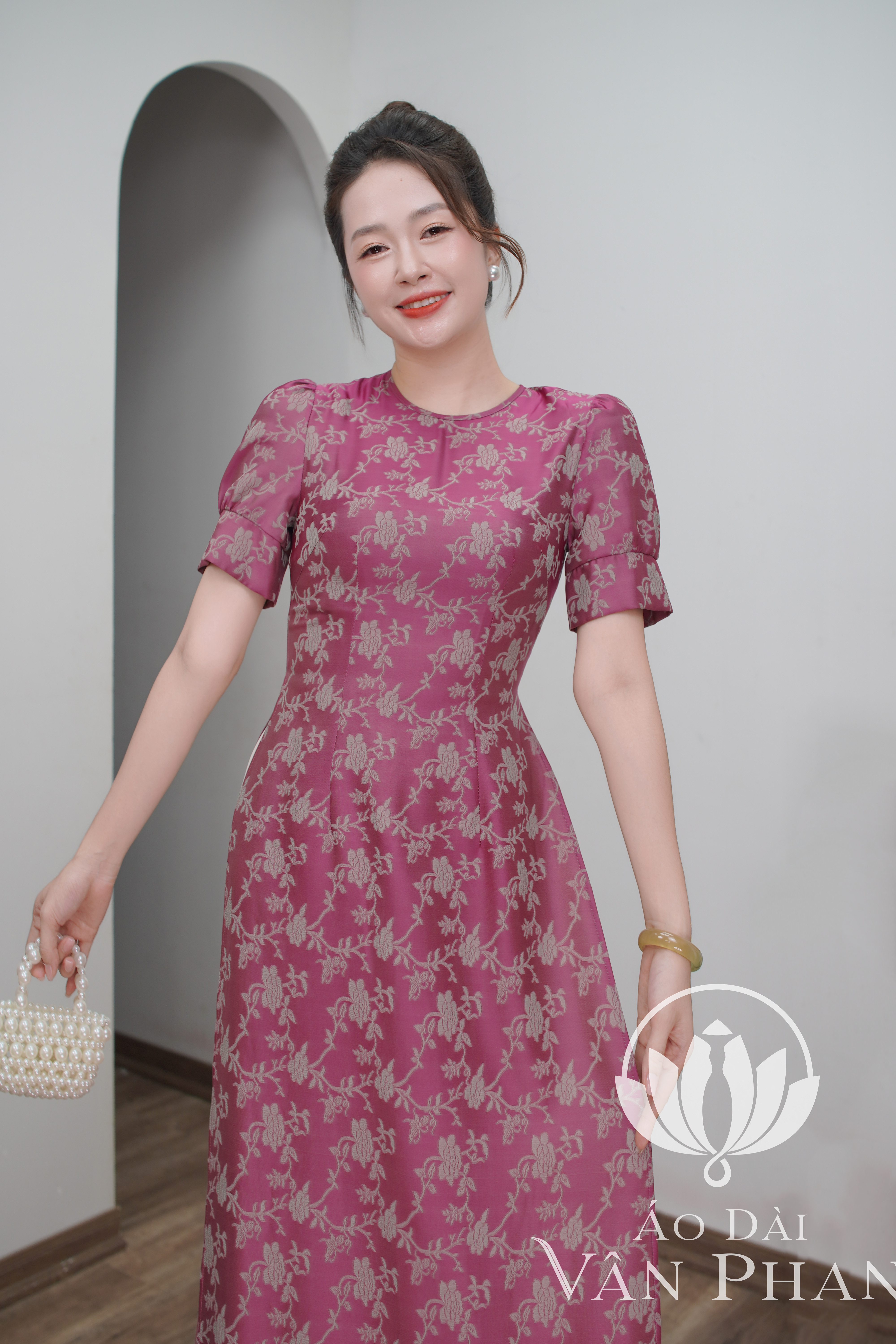 A3340 áo dài cổ khít tay cọc gấm hồng đỗ_thumbnail_3
