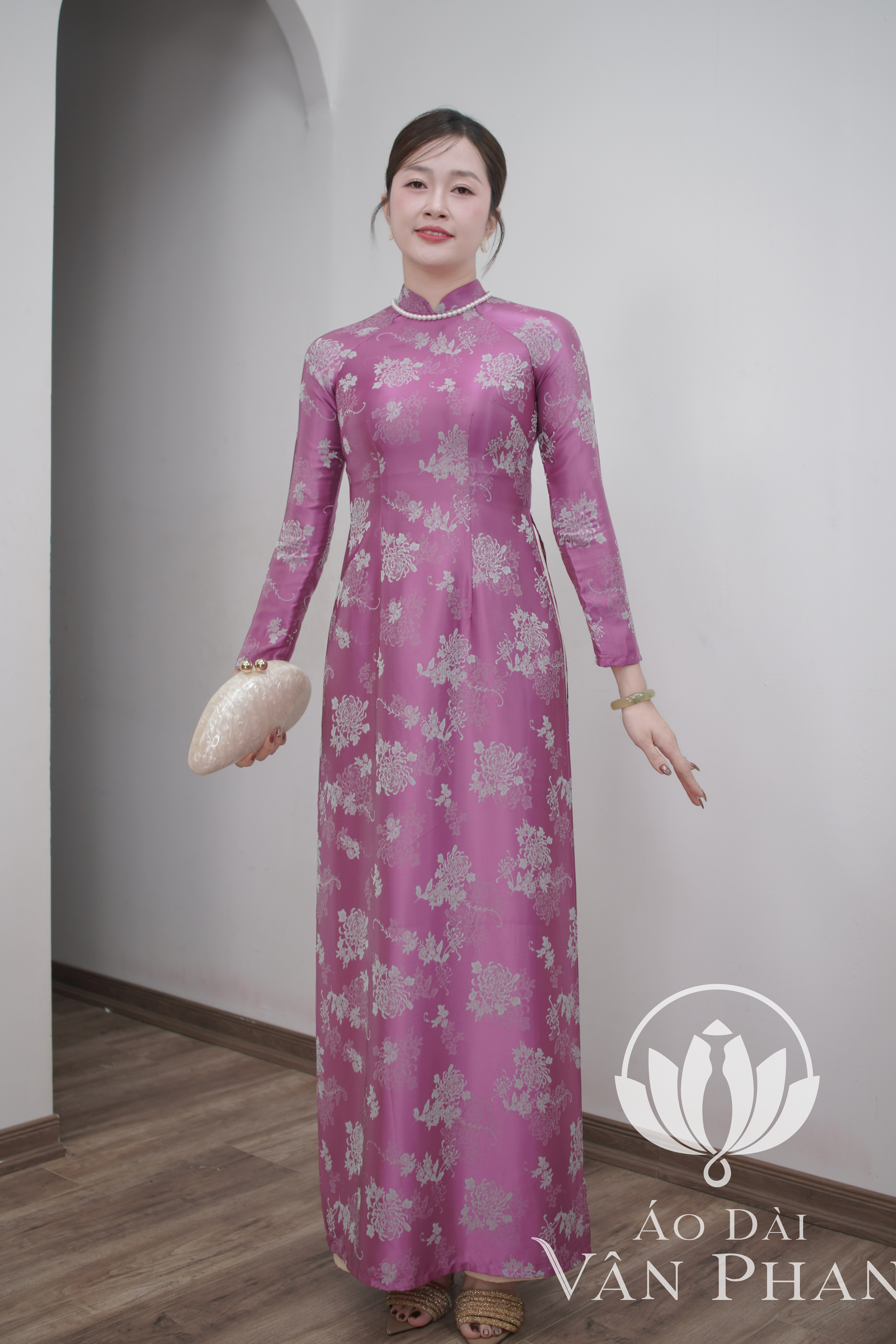 A3243 áo dài cổ 3p tay dài truyền thống gấm cúc hồng đậm_thumbnail_1
