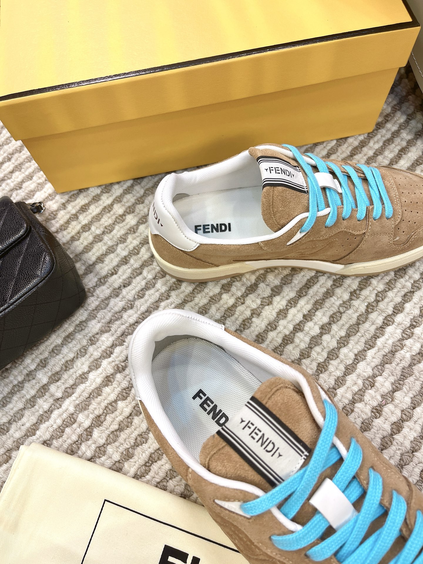 Giày Fendi