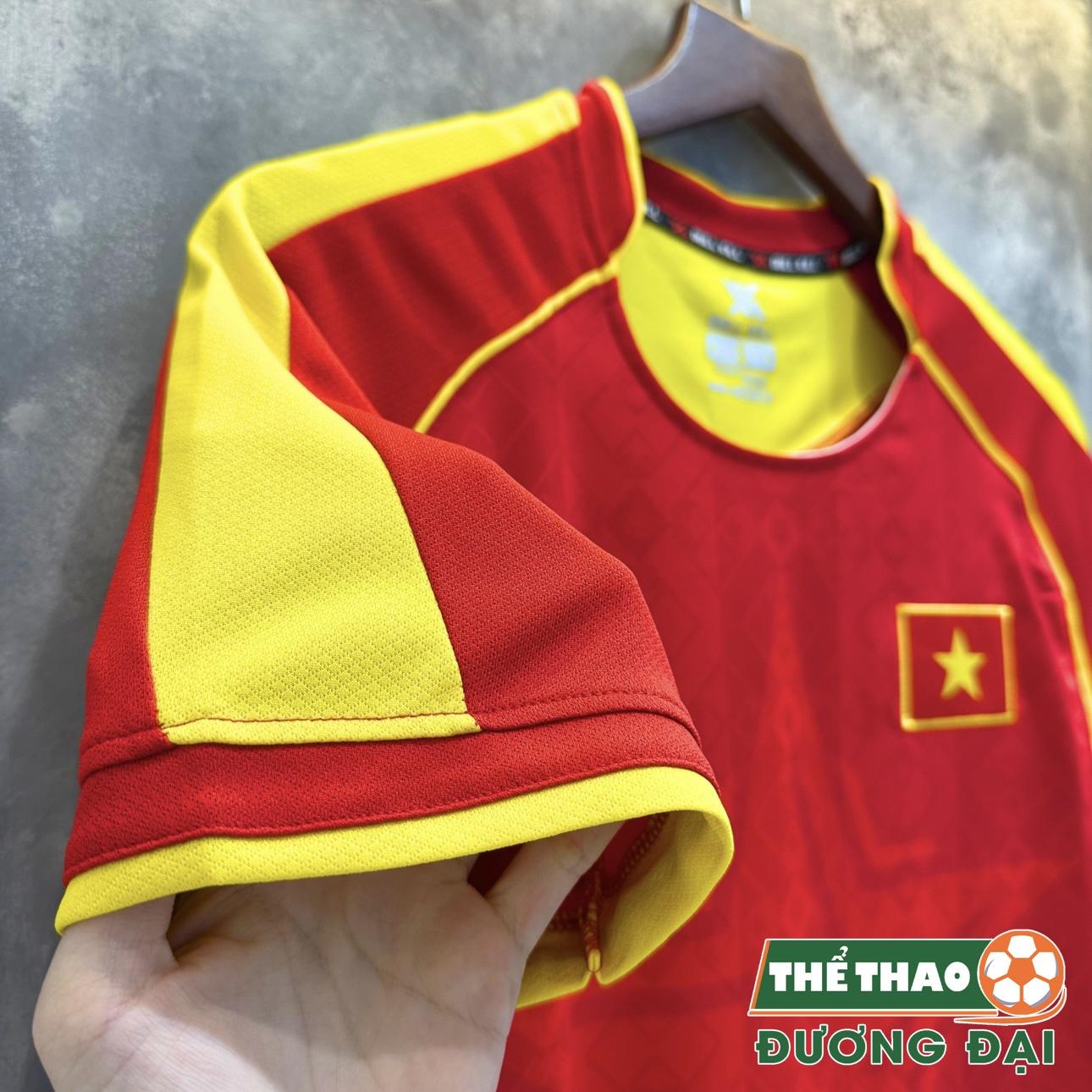 Quần Áo Bóng Đá ĐT Việt Nam Đỏ Fanmade Thun Mè Thoáng Khí Thể Thao Đương Đại_thumbnail_4
