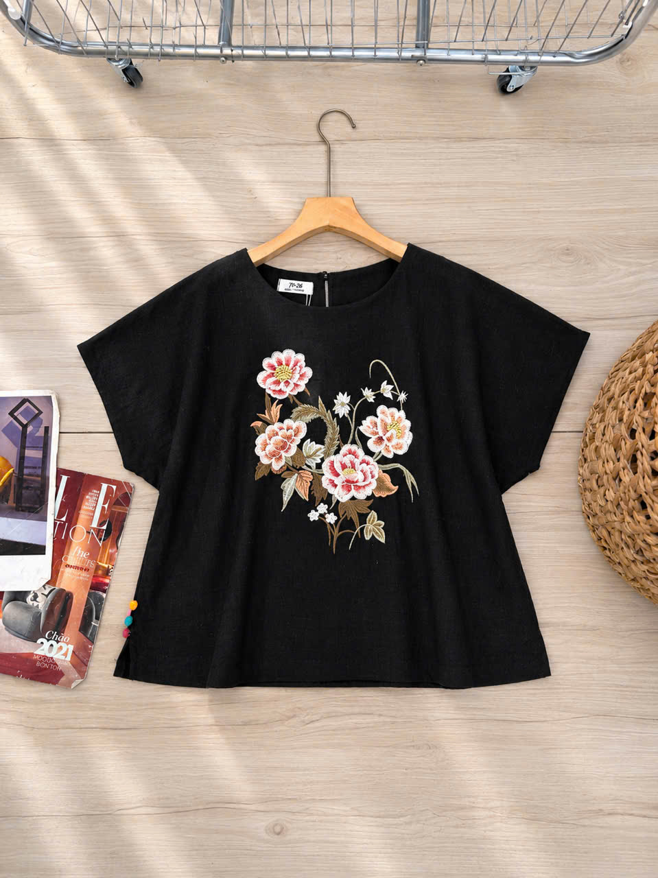 Áo linen gân cánh dơi thêu hoa_thumbnail_3