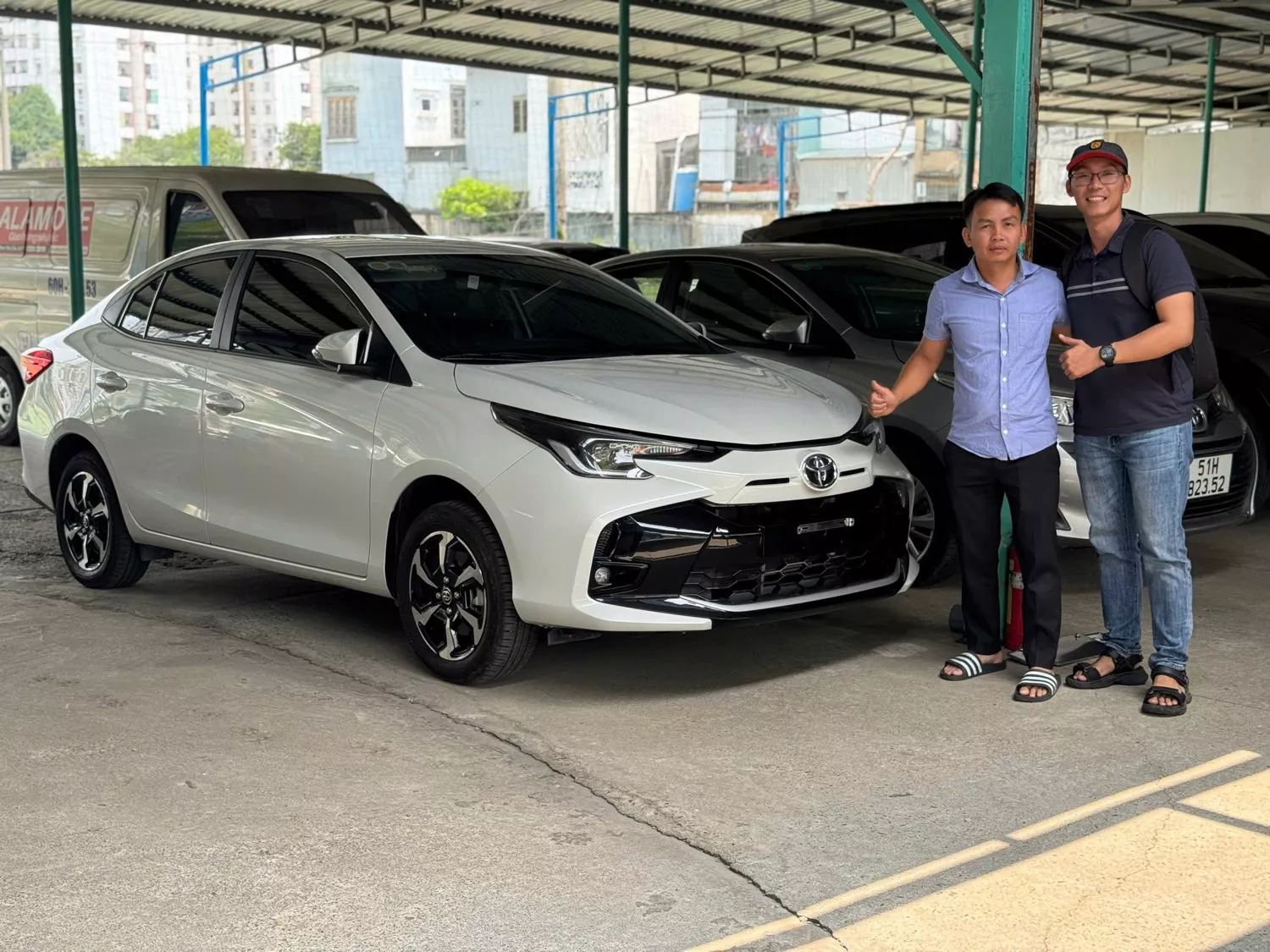Ô Tô Thiên Phúc bàn giao Toyota Vios cho khách