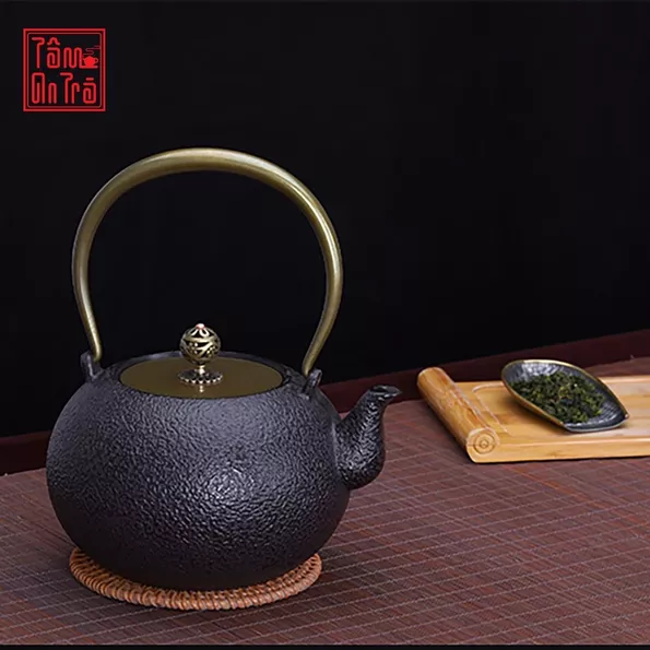 Product image - Ấm gang 1200ml