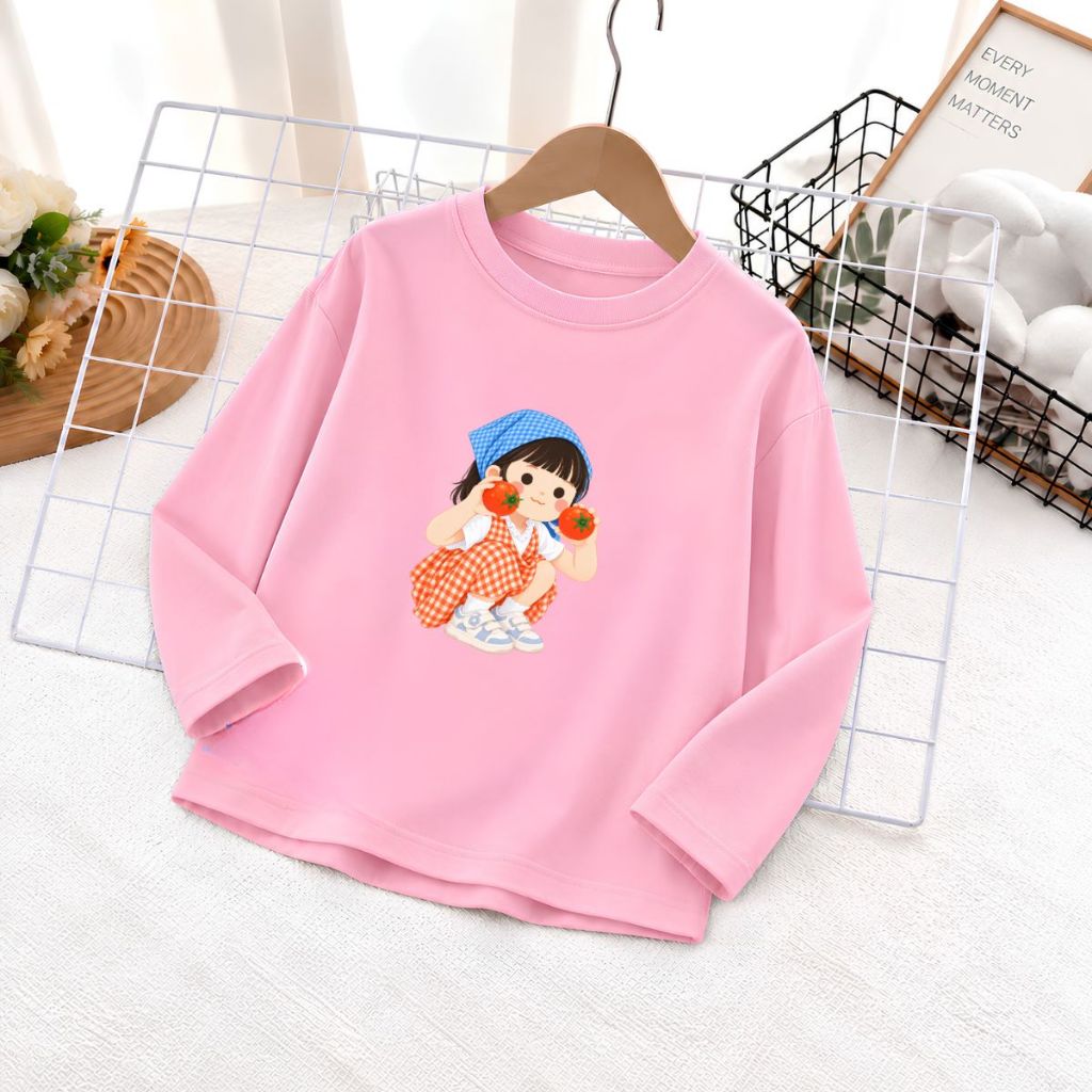Áo thun dài tay bé gái in hình Cô gái cầm quả cà chua - Loza KT3800_thumbnail_1