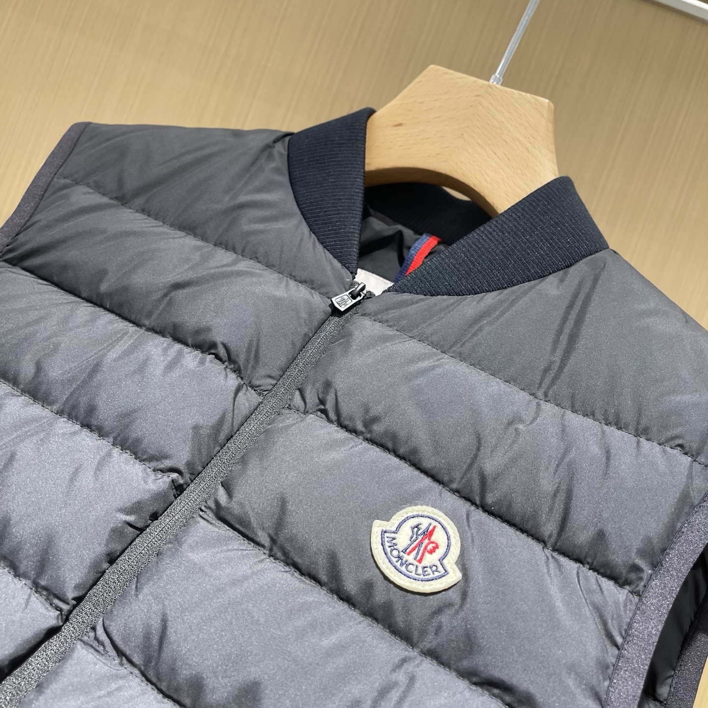 Áo Gile Moncler_thumbnail_3