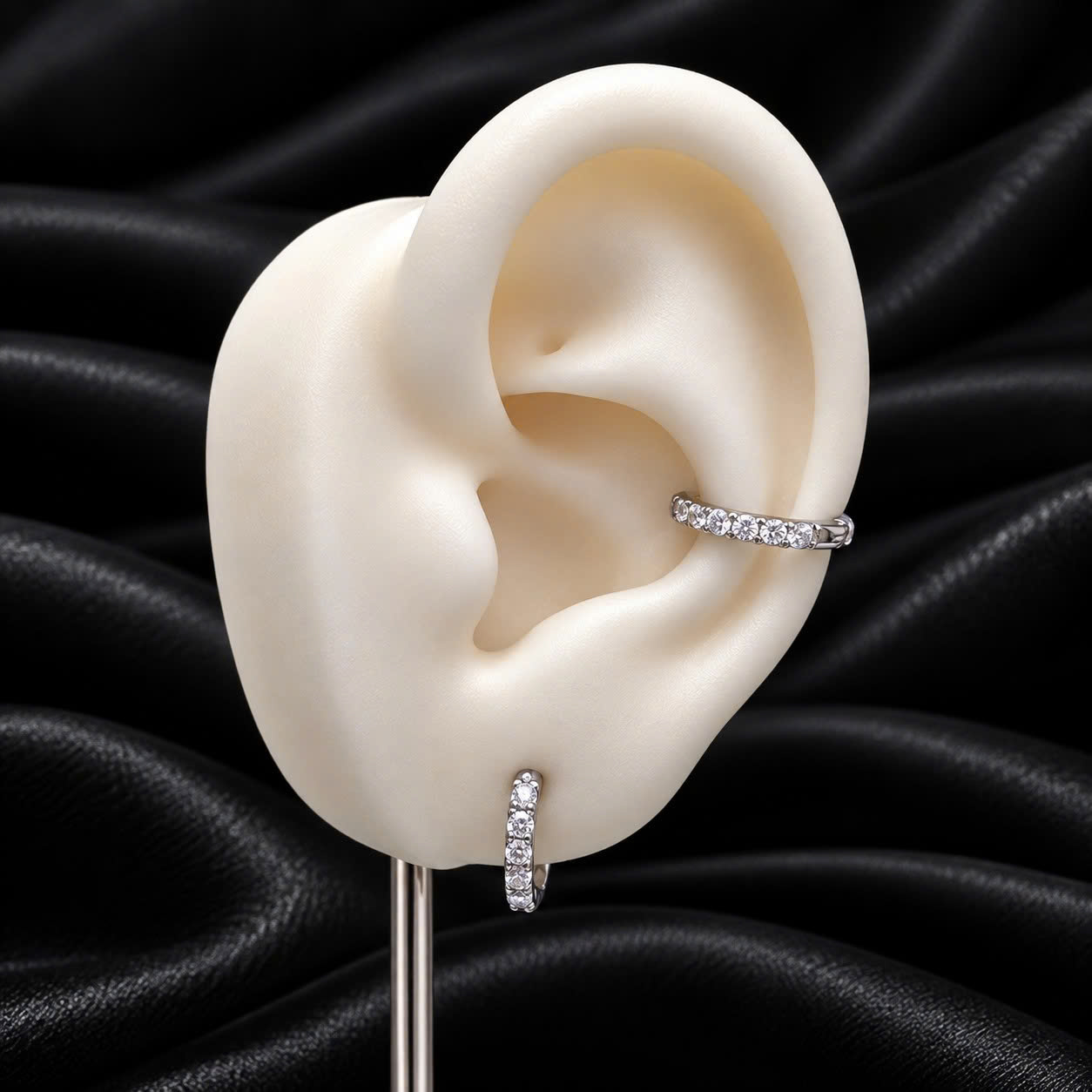 Khuyên vòng kiểu D nửa vòng đá trắng 10mm_thumbnail_3