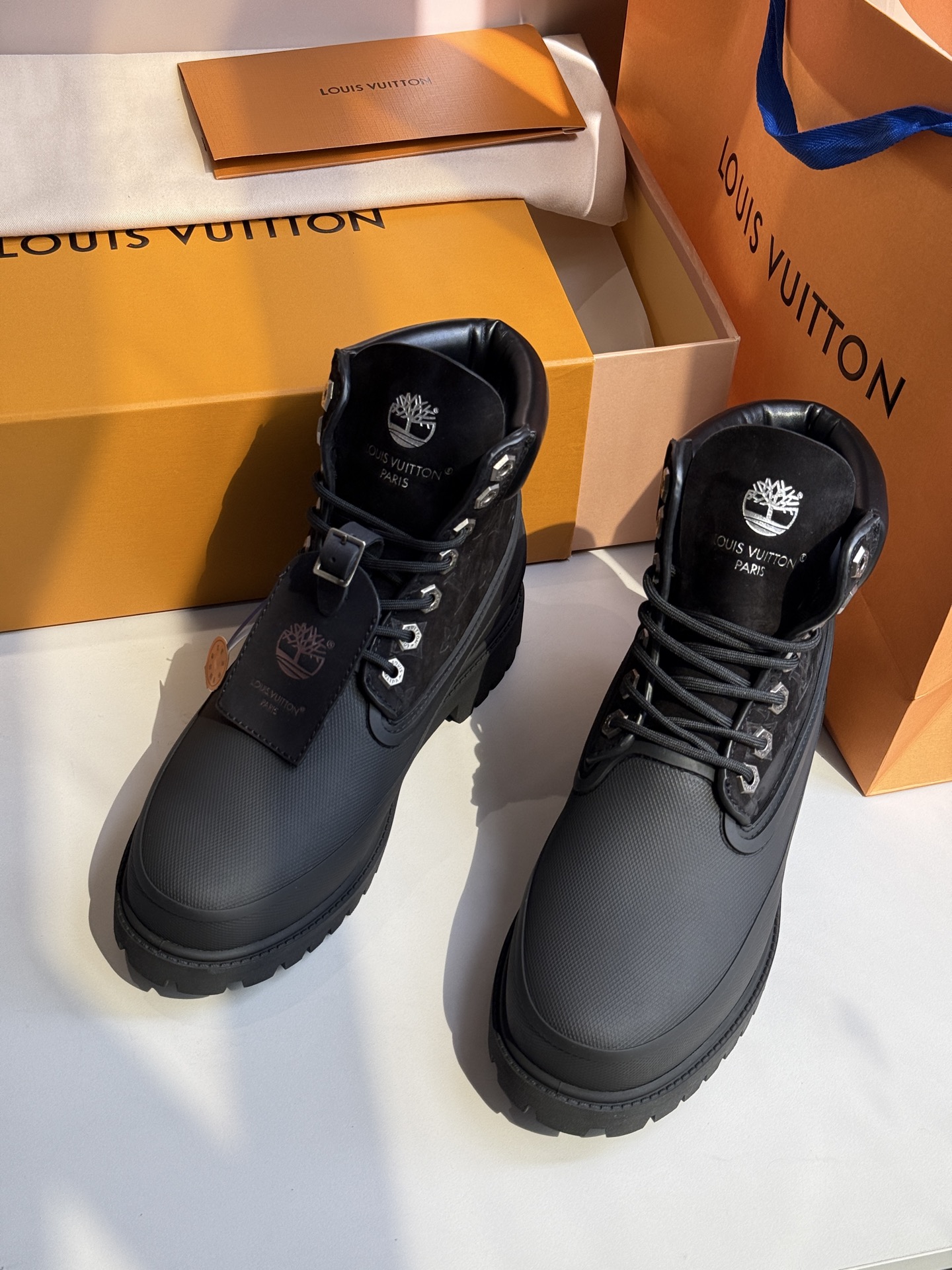 Giầy Boot LV × Timberland
