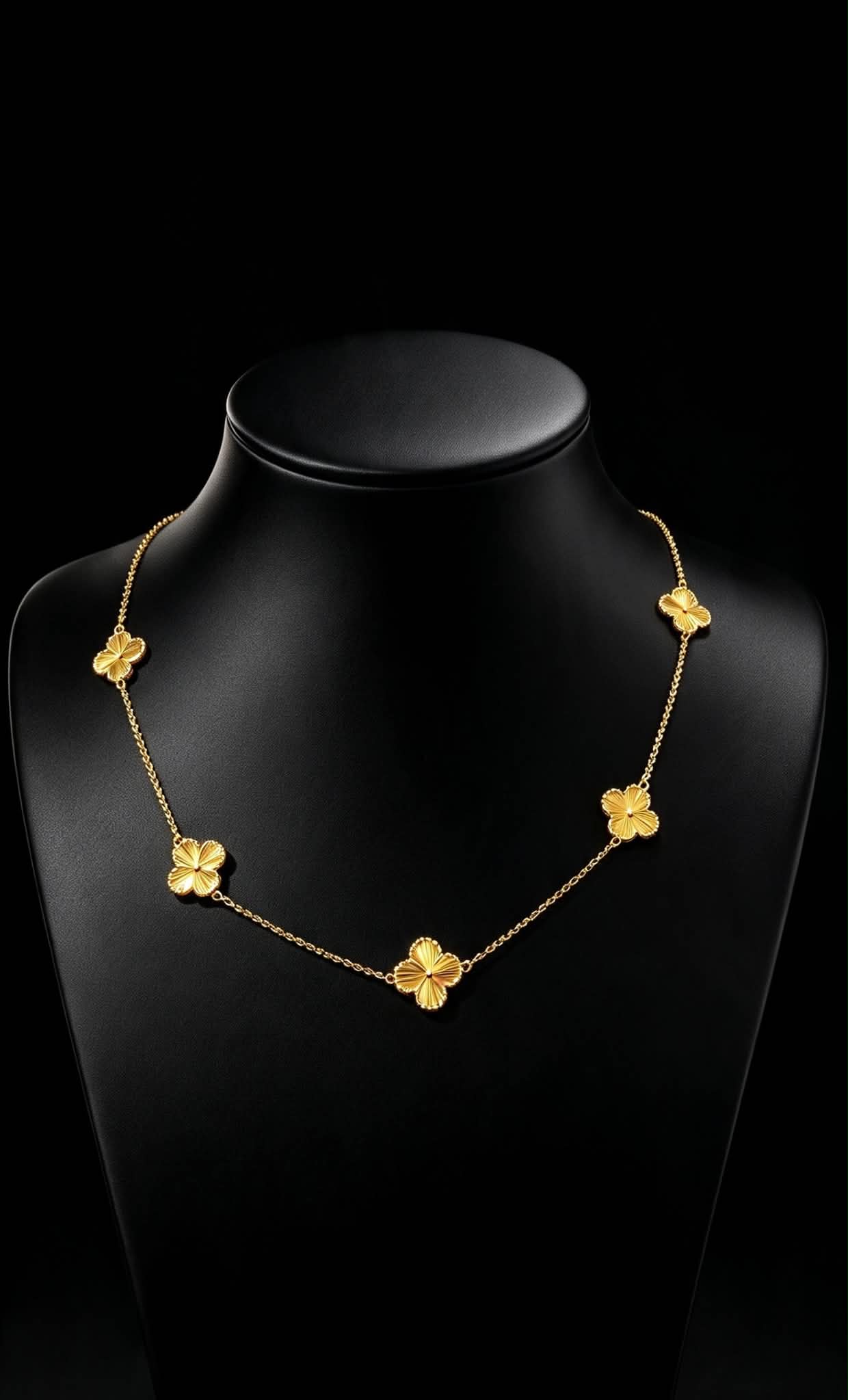 VCA 10 MOTIF NECKLACE