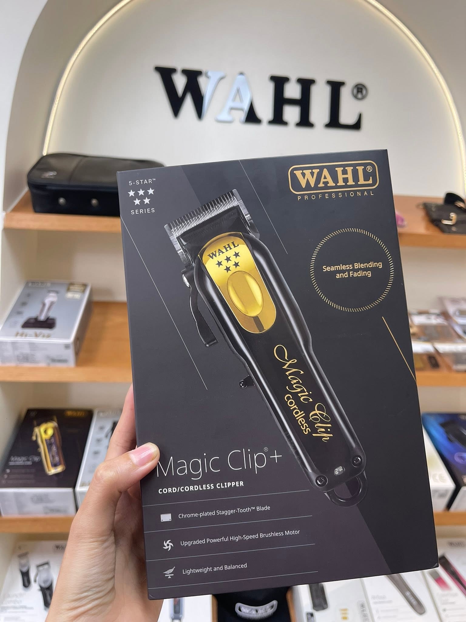 Tông đơ pin Wahl Magic Clip Plus Cordless – đen vàng, chính hãng_thumbnail_0