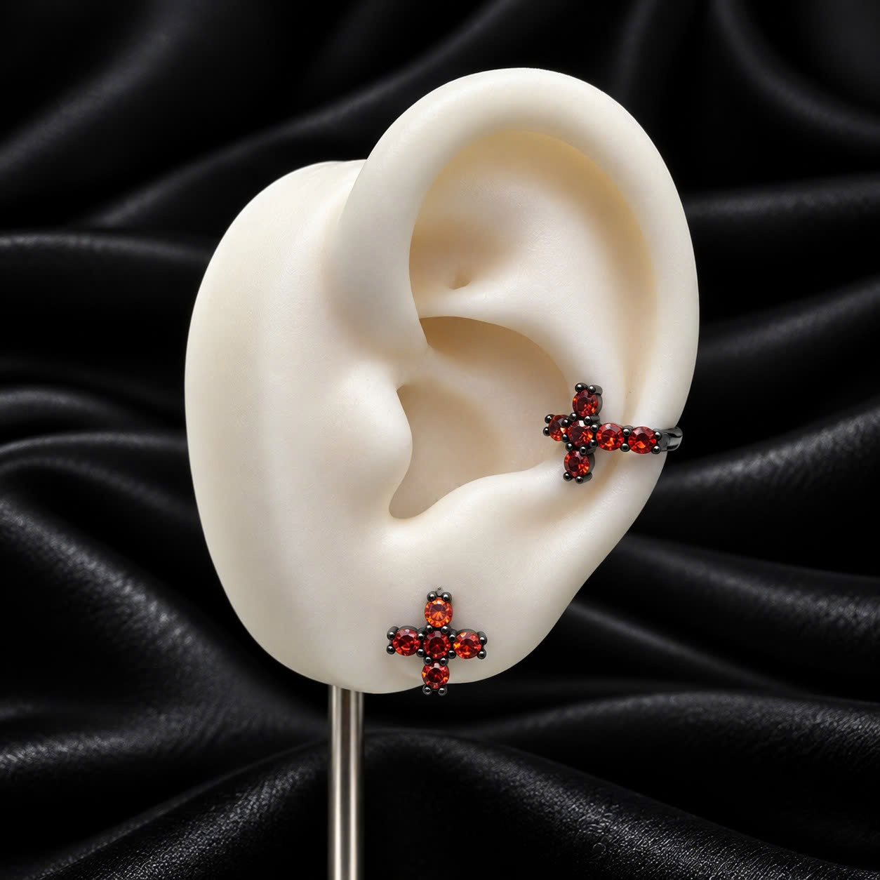 Khuyên vòng kiểu D đen chữ thập đá đỏ 10mm_thumbnail_3