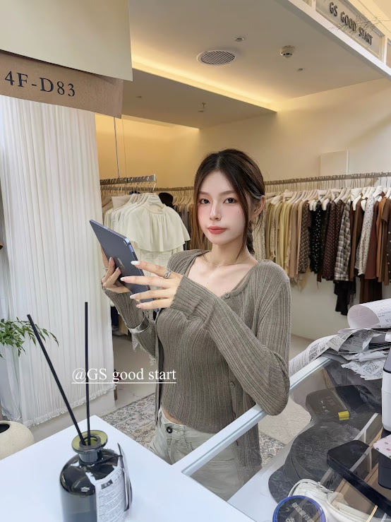 Lucas - Set áo len 2 dây gân dọc viền ren nhẹ + áo cardigan gân dọc cài cúc_thumbnail_5
