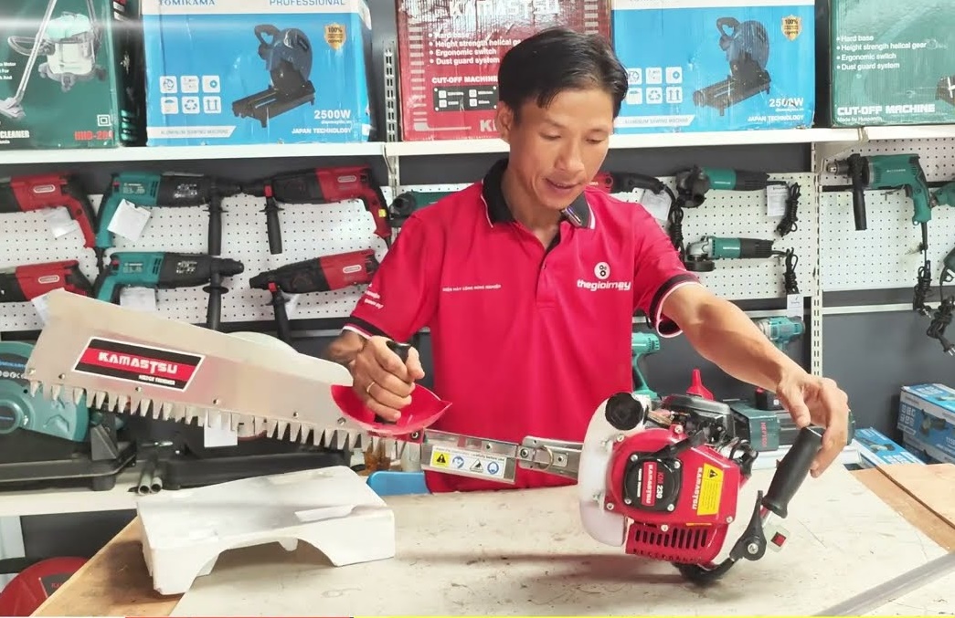 Máy cắt tỉa hàng rào chạy xăng Kamastsu KM230J- Máy hái chè- máy cắt tỉa cành chạy động cơ 2 thì_thumbnail_2