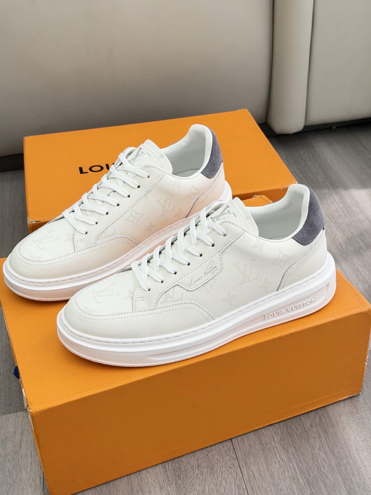Giầy LV