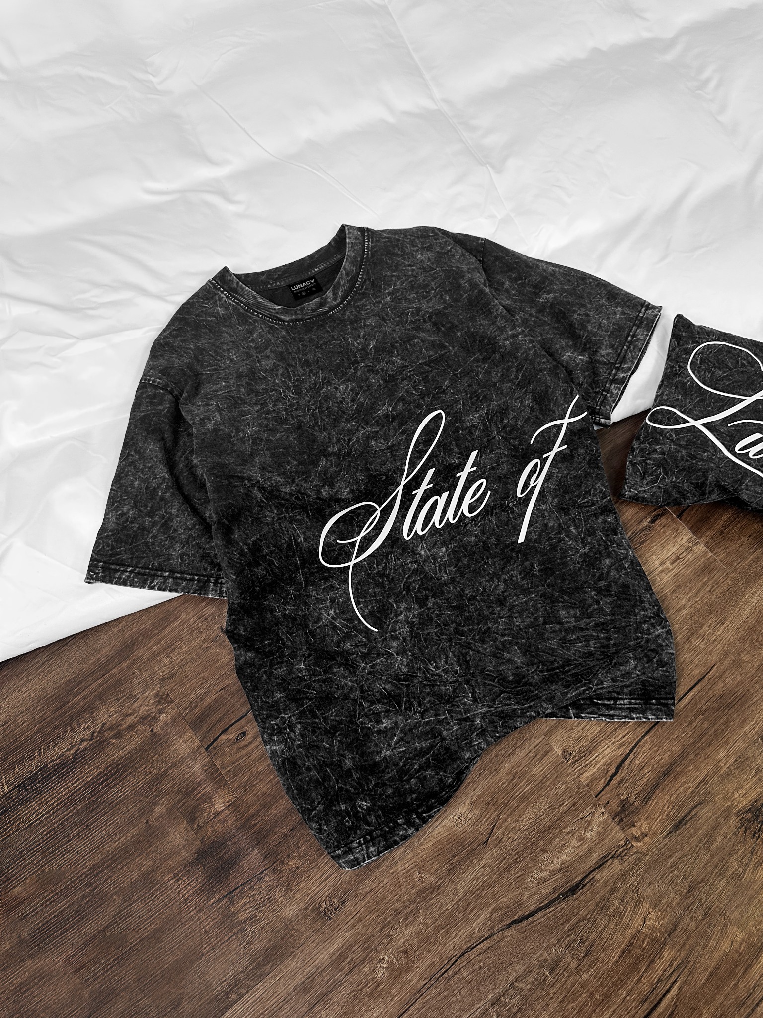 "LUNACY" STATE OF DETAIL TEE, COTTON - WASH