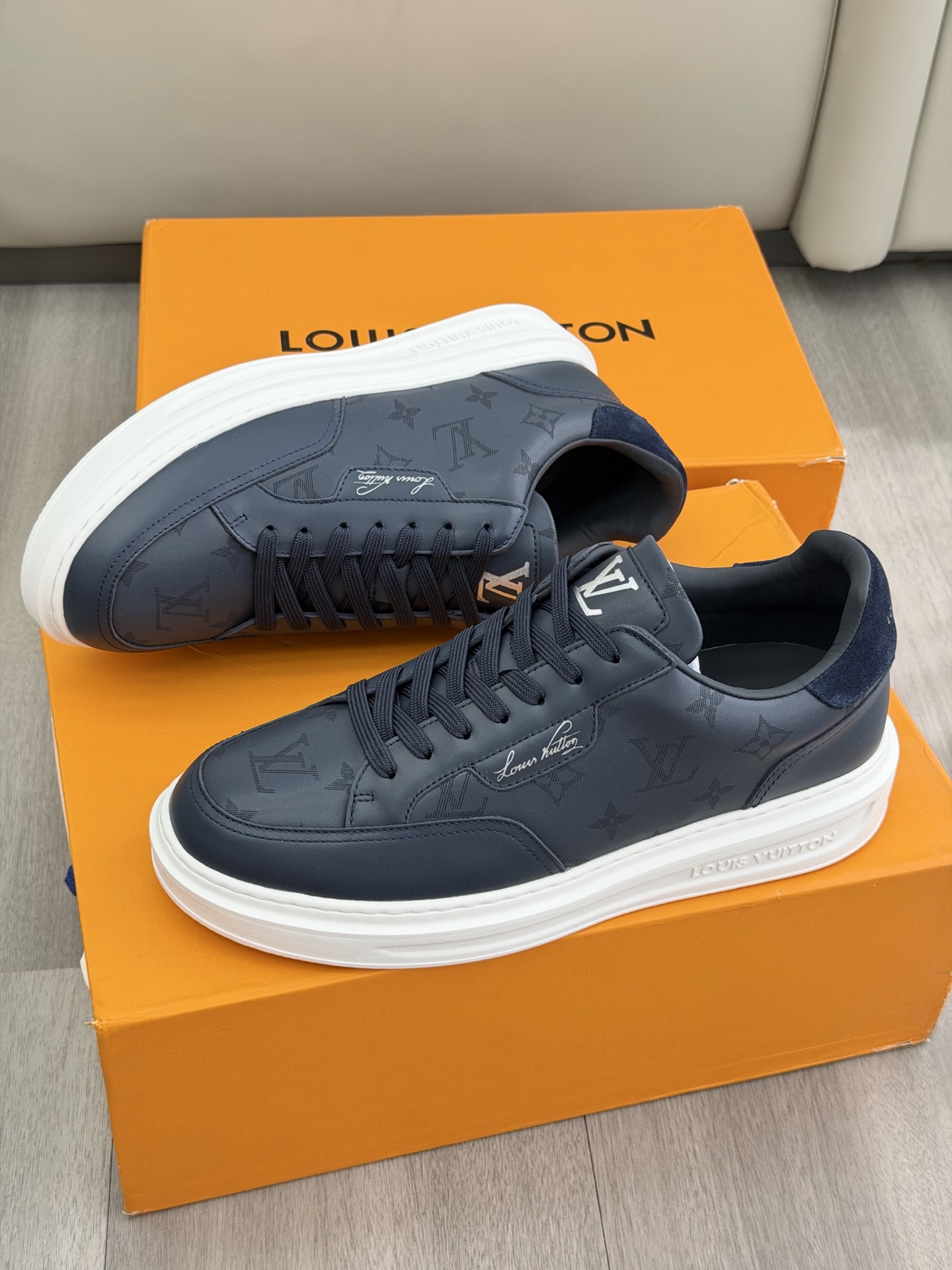 Giầy LV