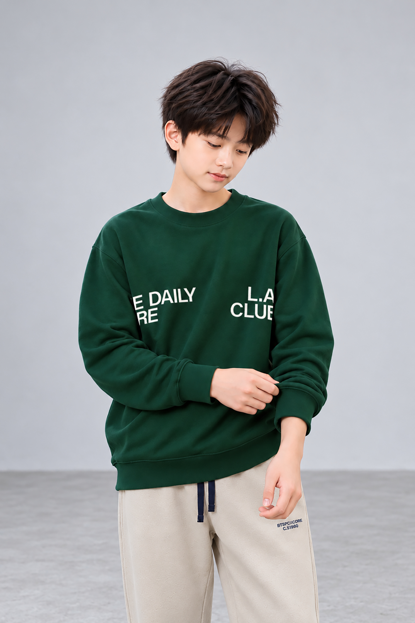 Áo nỉ cổ tròn nam tuổi teen xanh lá đậm