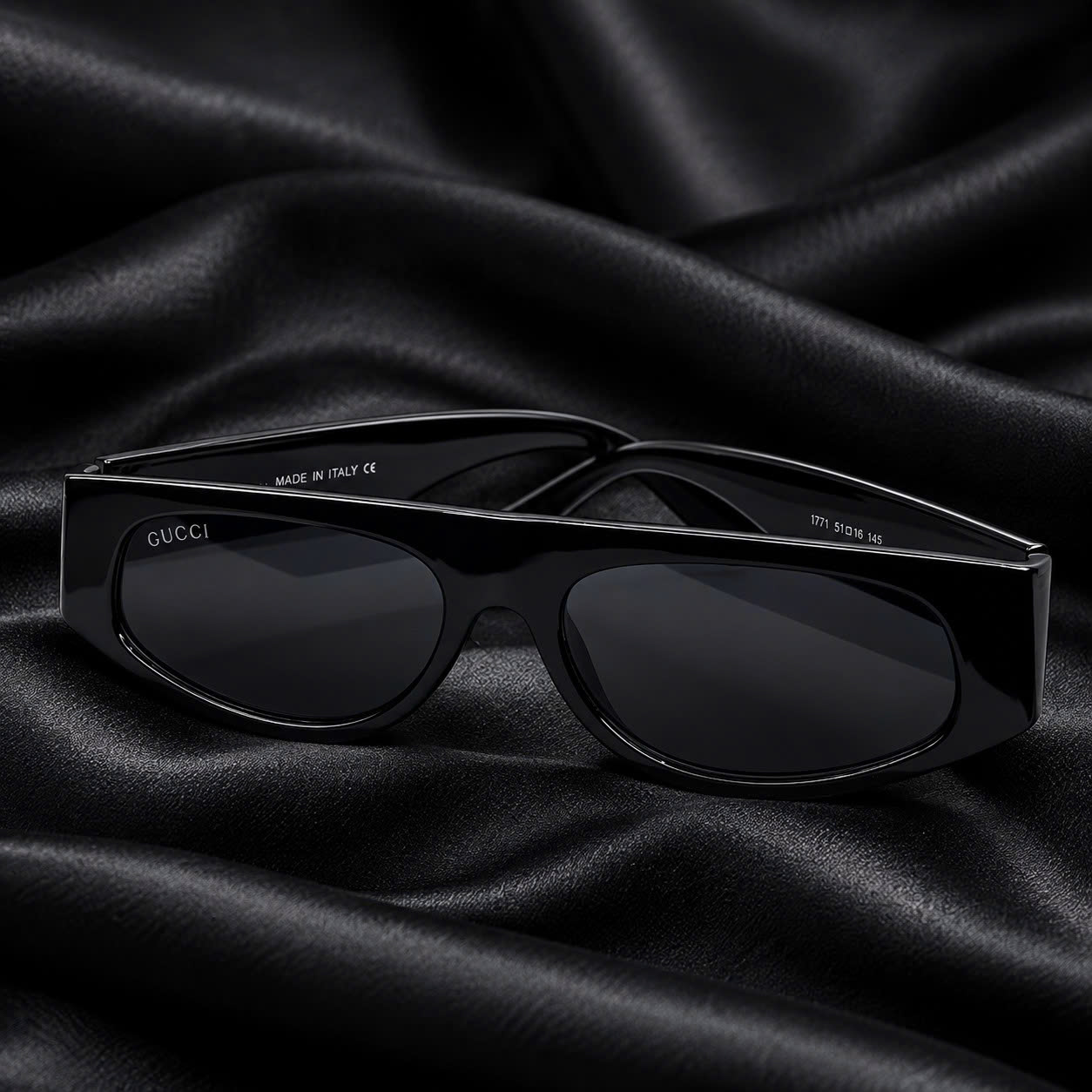 Kính mắt Gucci đen