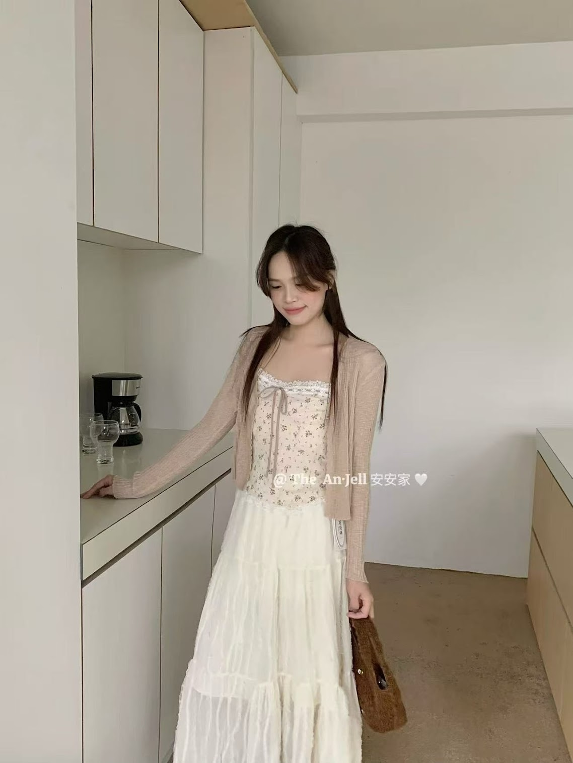 Lucas - Set áo thô hoa cúp ngực phối viền ren trắng 2 dây + áo cardigan An.Jell_thumbnail_2