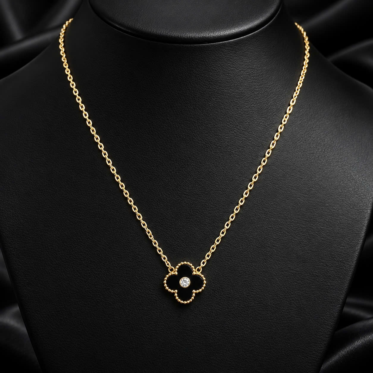 vòng cổ van cleef charm đen đính kim cương trắng to viền bi vàng_thumbnail_3