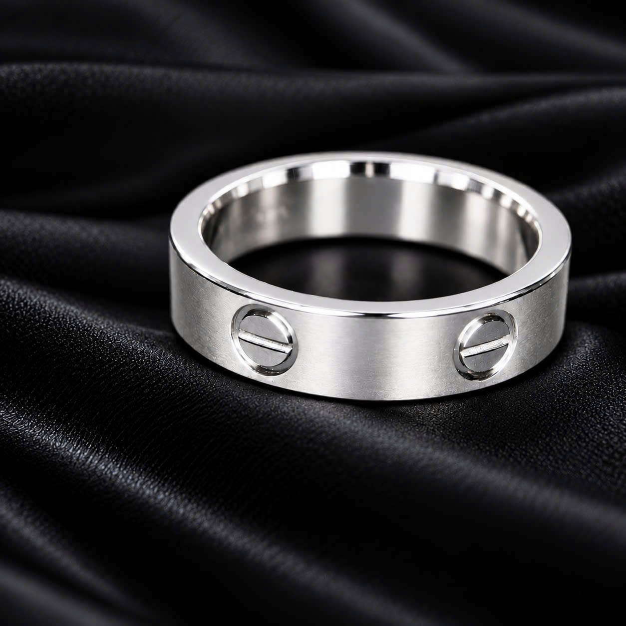 Nhẫn kiểu titan trơn Cartier bạc size 8_thumbnail_2