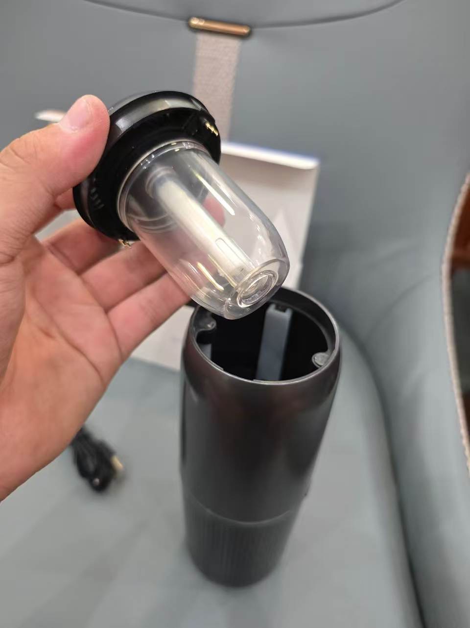Máy Lọc Không Khí Ô Tô DGQ – Lọc Bụi Mịn, Tạo Ẩm Nano & Tinh Dầu_thumbnail_1
