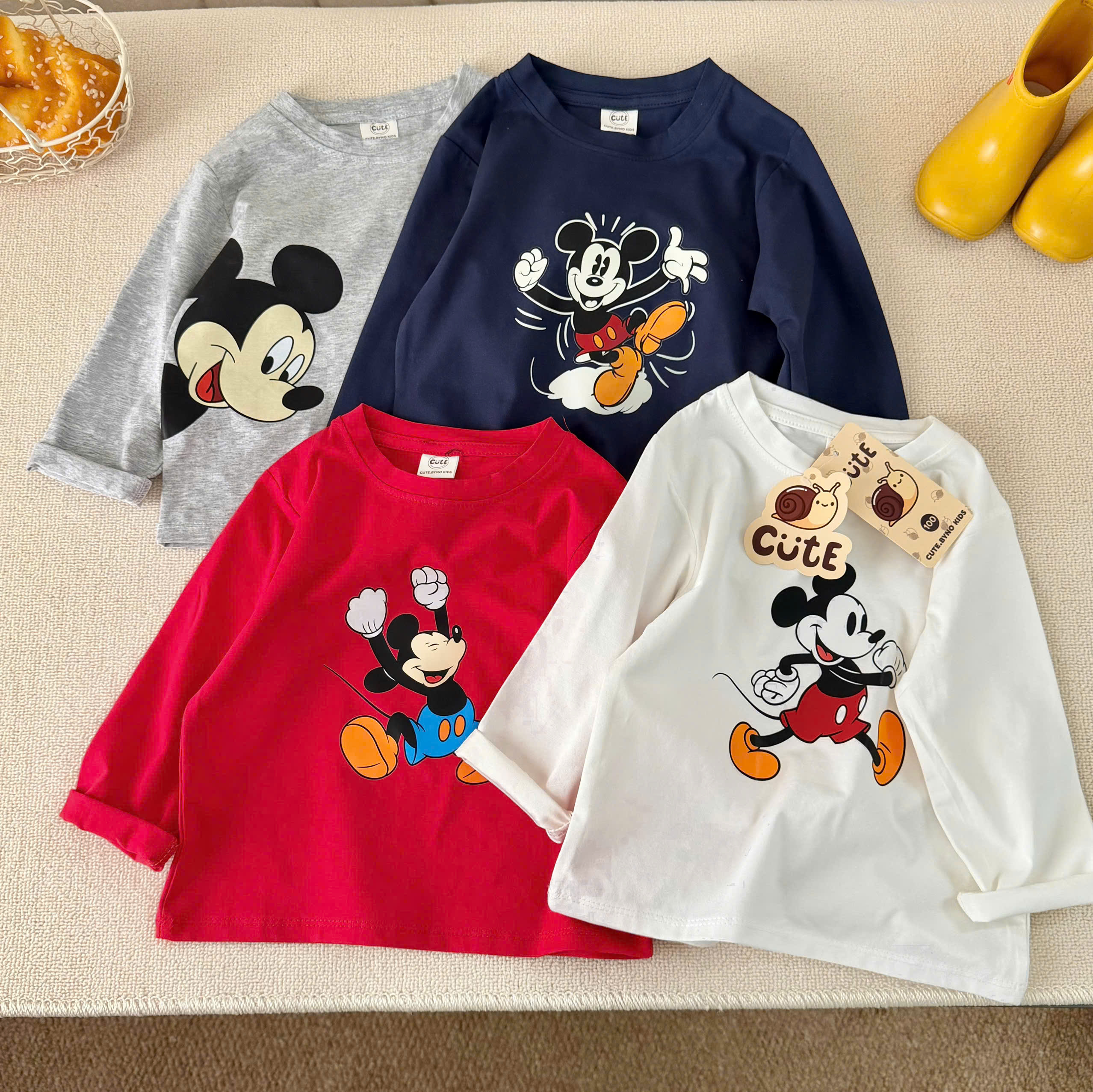 C46 SET 4 ÁO DÀI TAY MICKEY TẠO DÁNG- A106.309