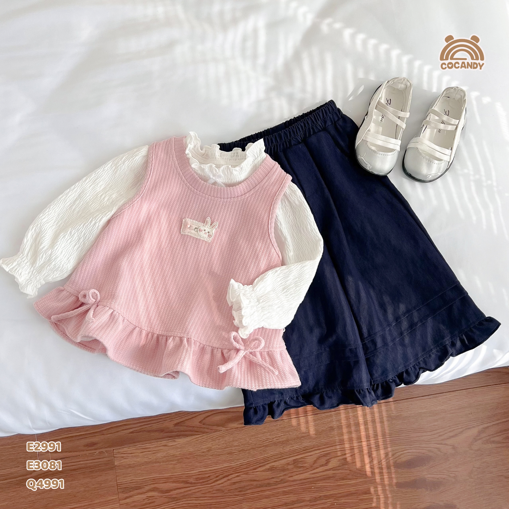 Áo gile HỒNG tag nơ ngực