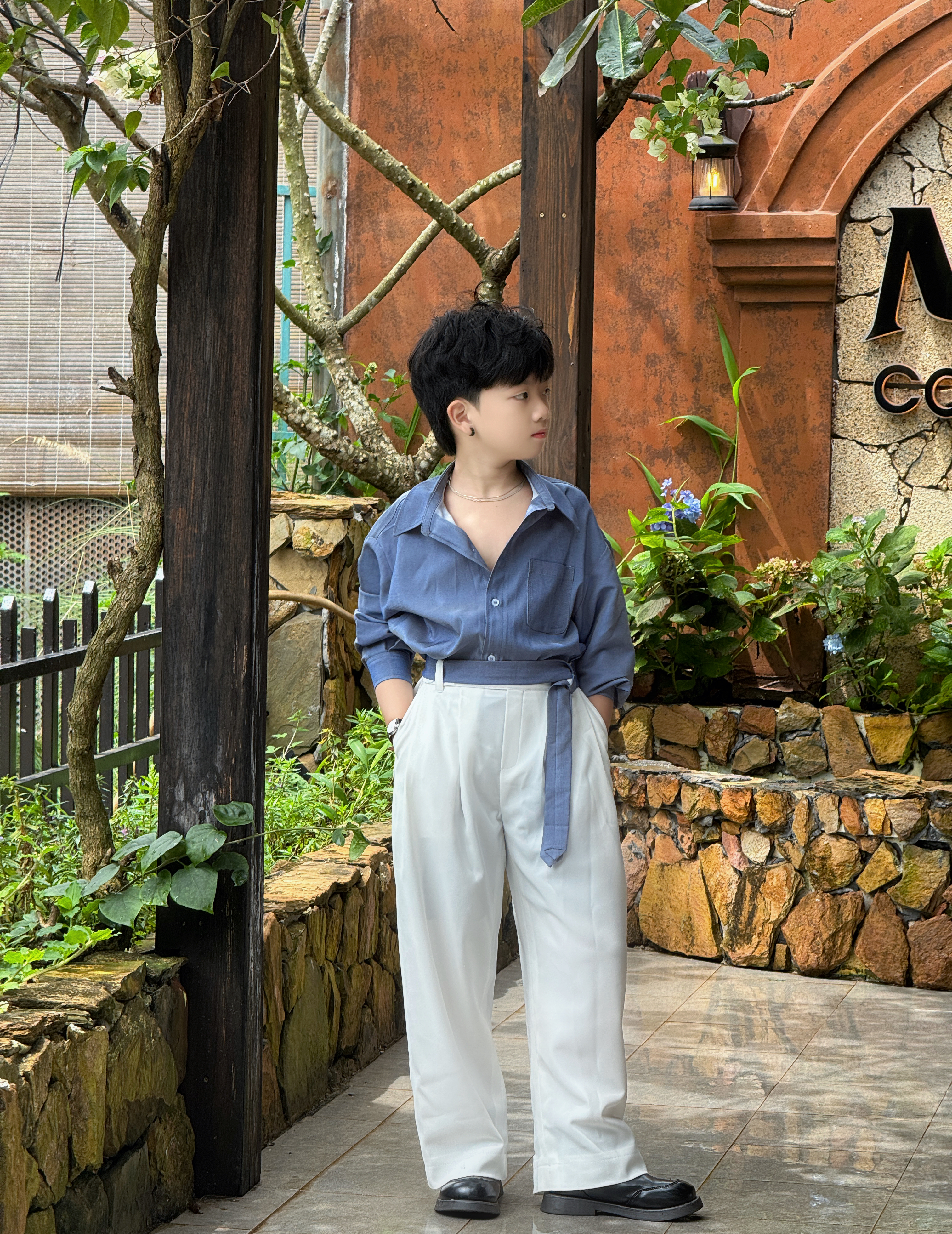 Áo Xanh Kèm Dây Cột, Quần Suông Trắng Cho Bé Trai, Bé Gái._thumbnail_3