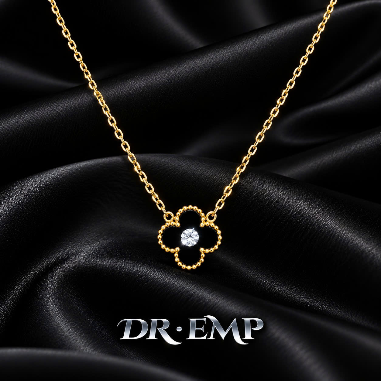 vòng cổ van cleef charm đen đính kim cương trắng to viền bi vàng