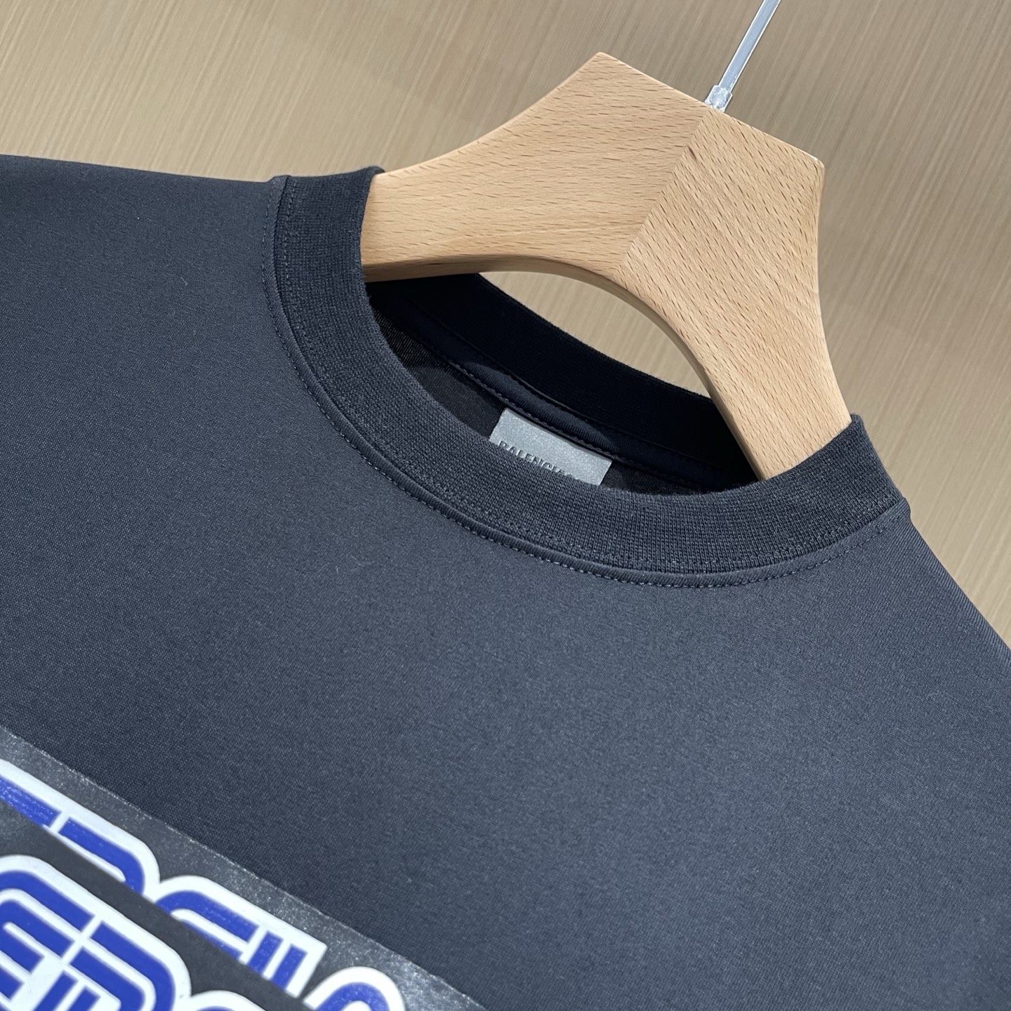 Áo Ni Balenciaga_thumbnail_2
