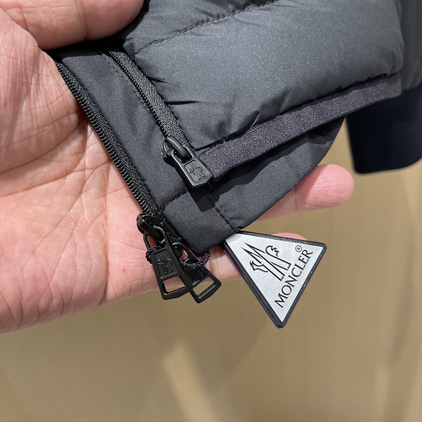 Áo Khoác Moncler_thumbnail_3