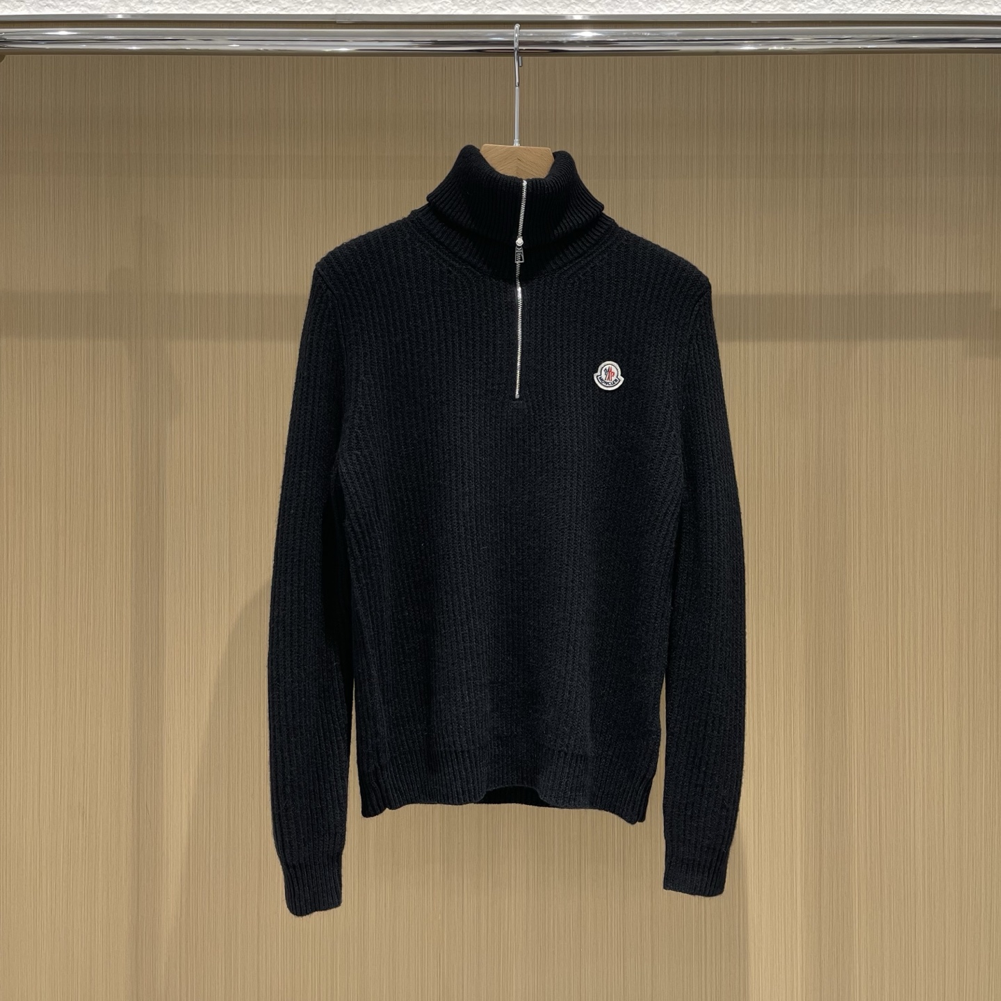 Áo Len Moncler