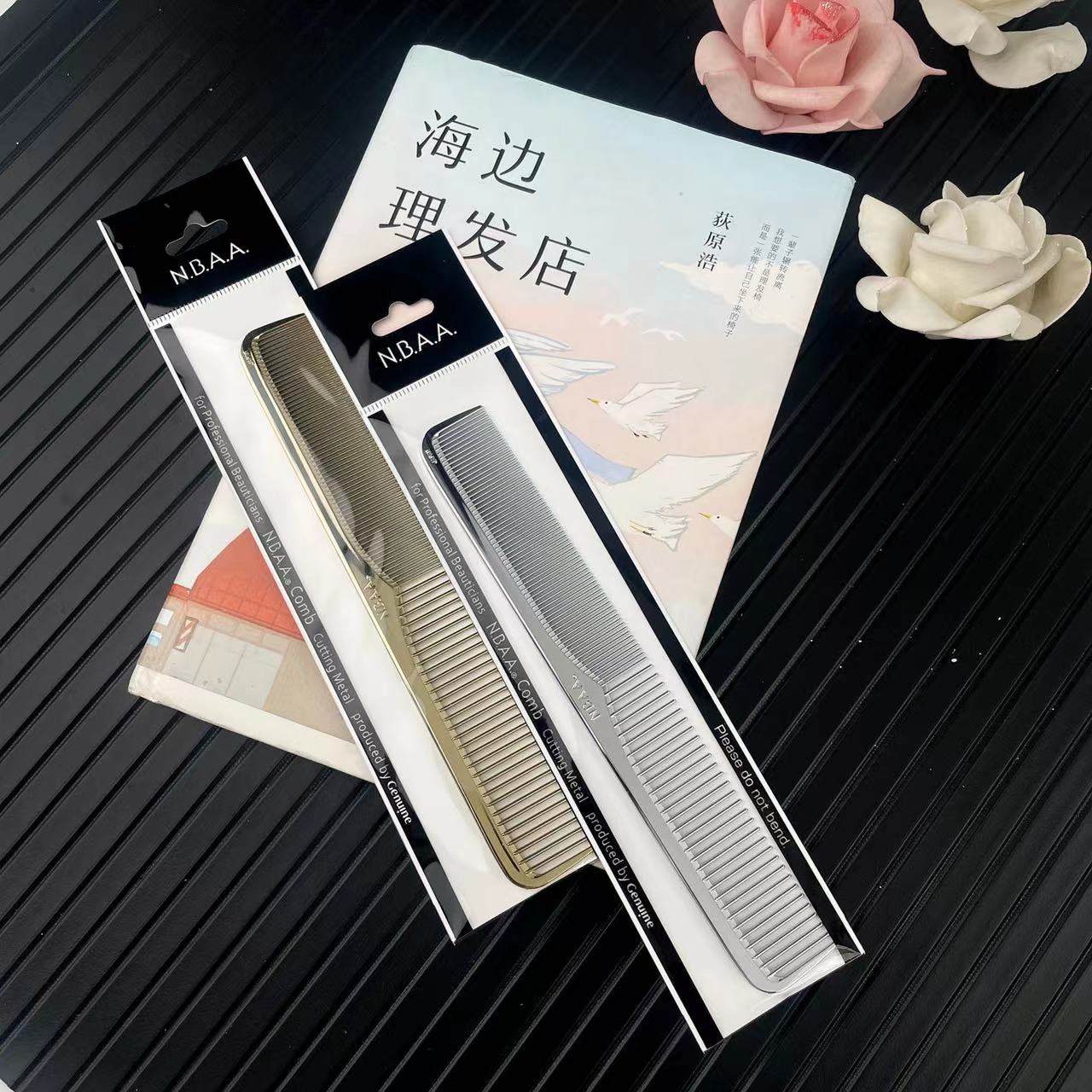 Lược cắt tóc N.B.A.A phủ kim loại vàng / bạc (tặng bình xịt)_thumbnail_1