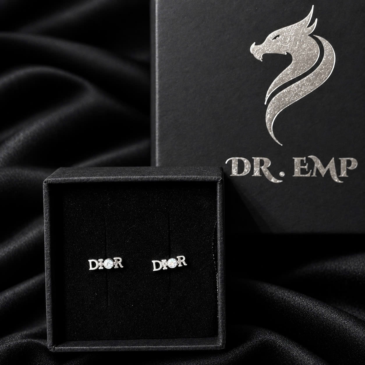 Khuyên kiểu bạc chữ dior đính đá_thumbnail_2