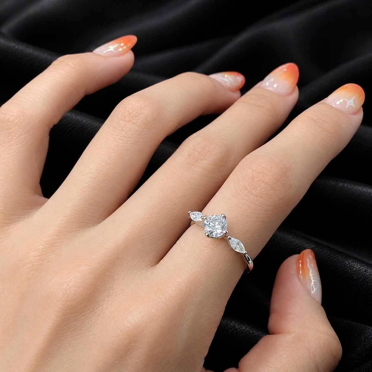 Nhẫn bạc 3 đá size 6_thumbnail_3