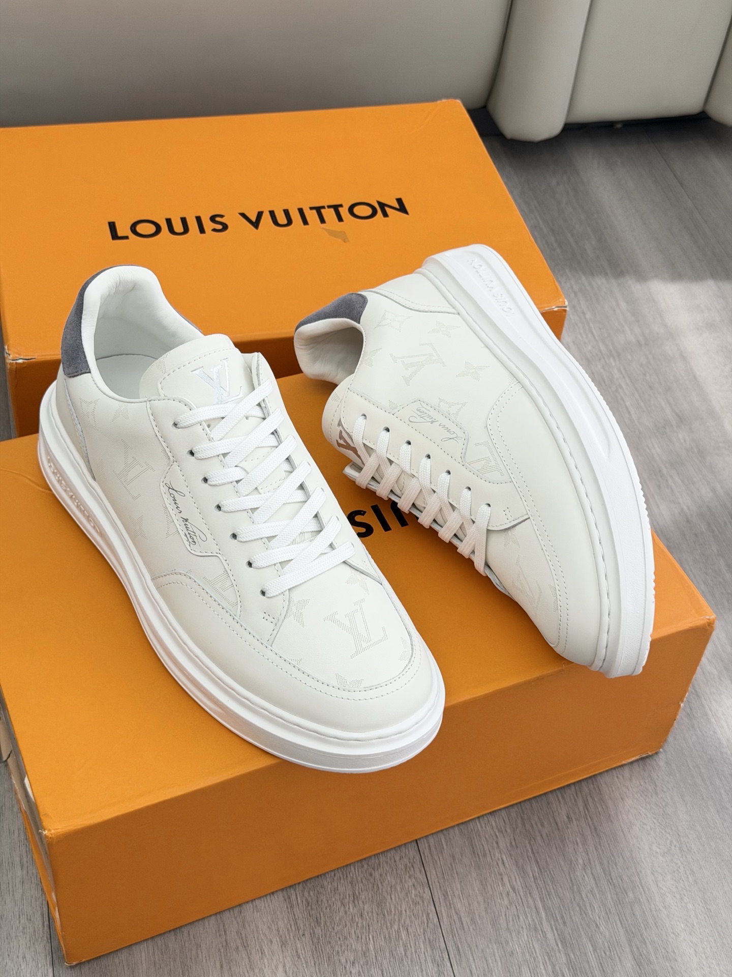 Giầy LV
