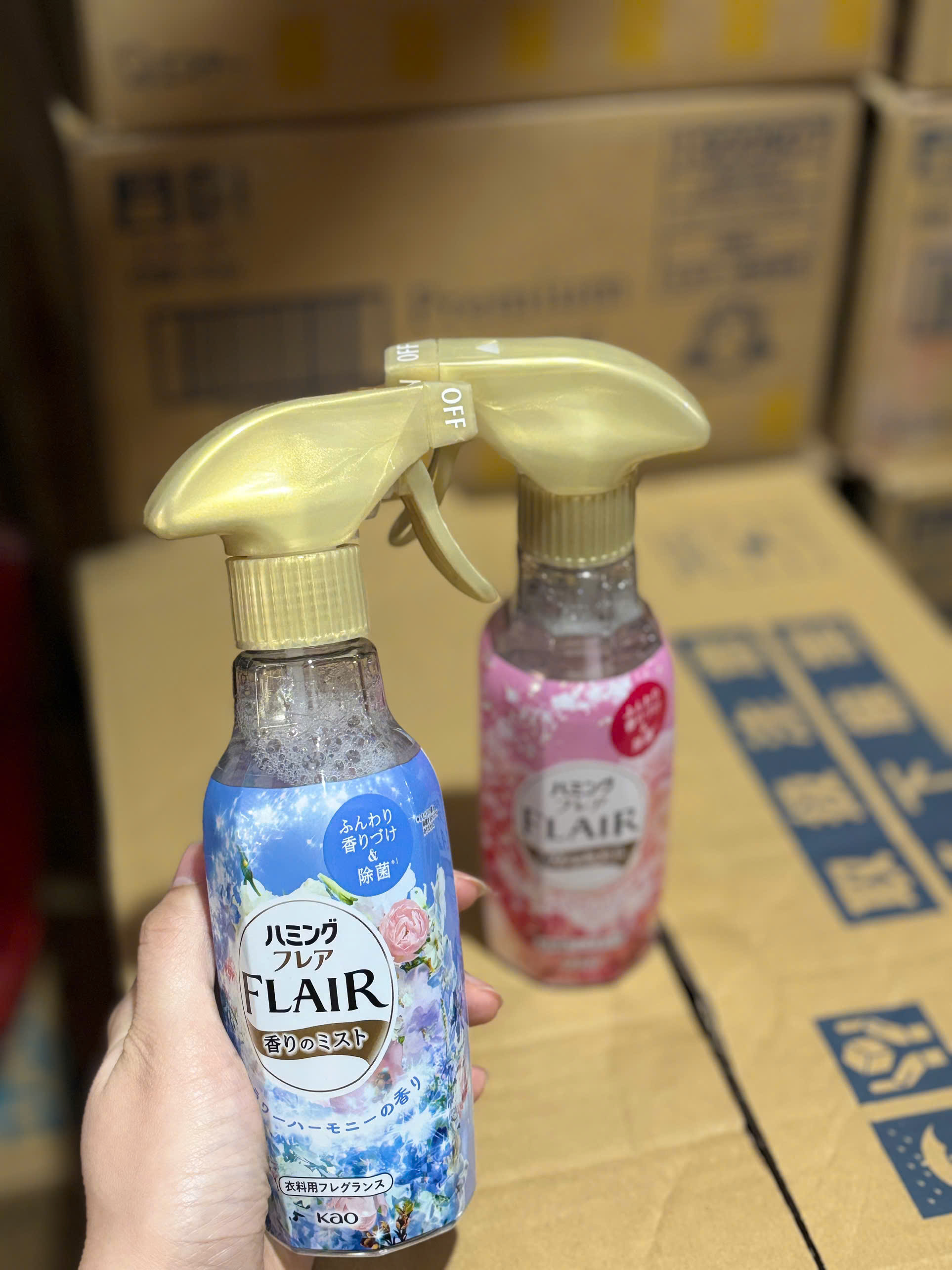XỊT PHẲNG & LÀM THƠM QUẦN ÁO KAO 270ml_thumbnail_5