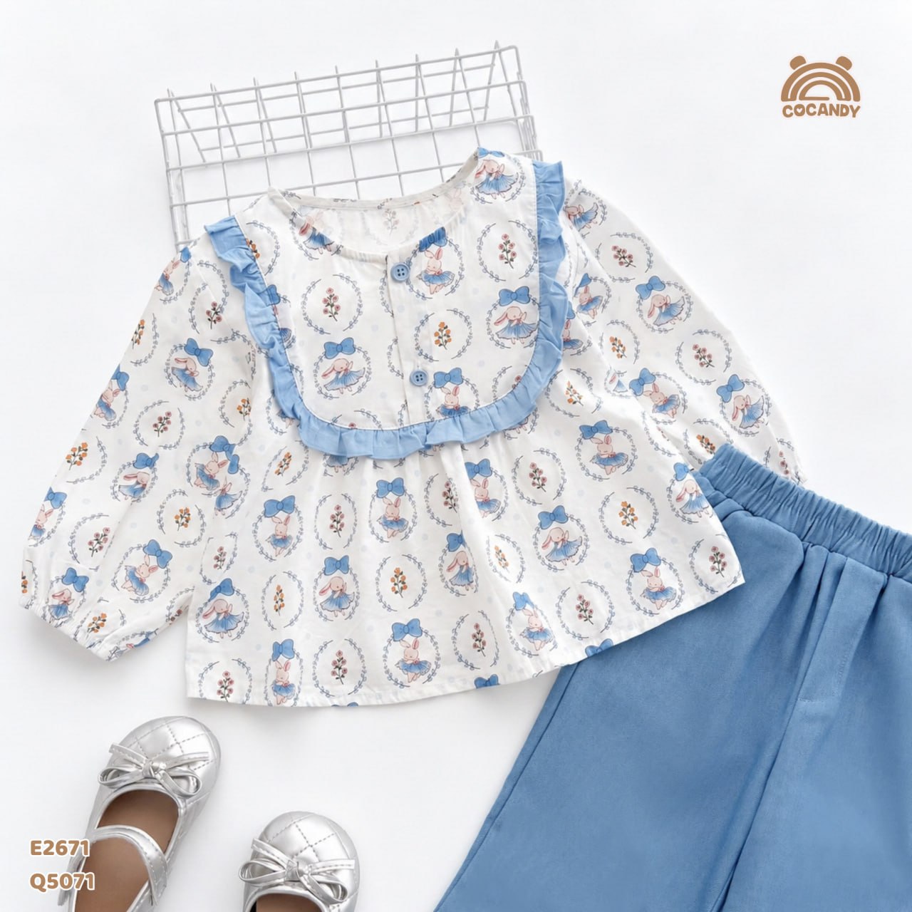 Áo dài TRẮNG hình thỏ dâu ren cổ_thumbnail_2