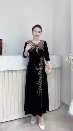 Đầm đen họa tiết hoa M746