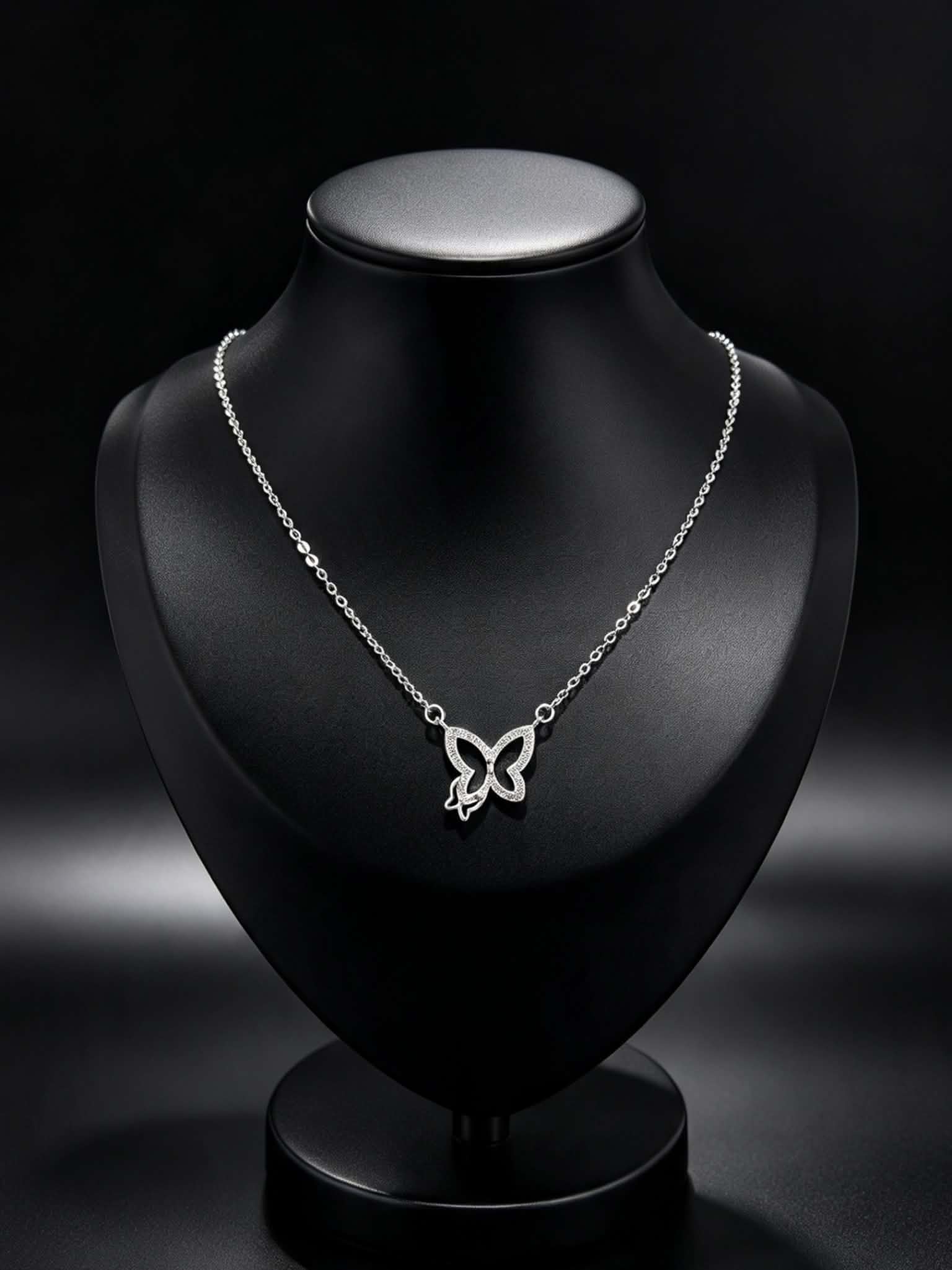 BUTTERFLY NECKLACE SILVER