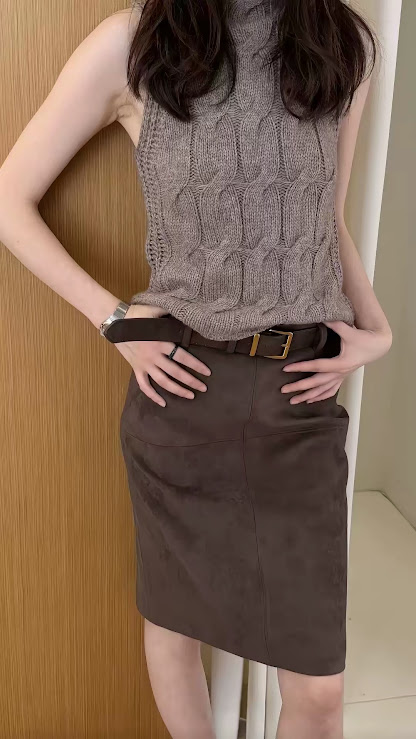 Lucas - Chân váy nhung dáng lửng may trần dọc, ngang + belt da cùng màu_thumbnail_6