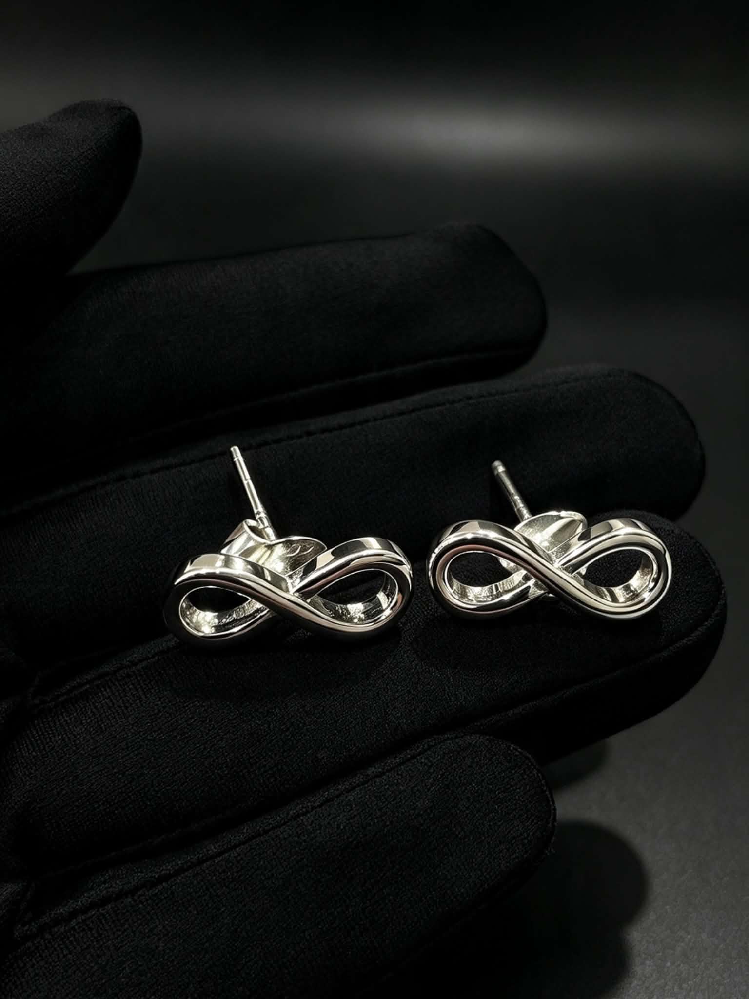 INFINITY STUD EARRING SILVER