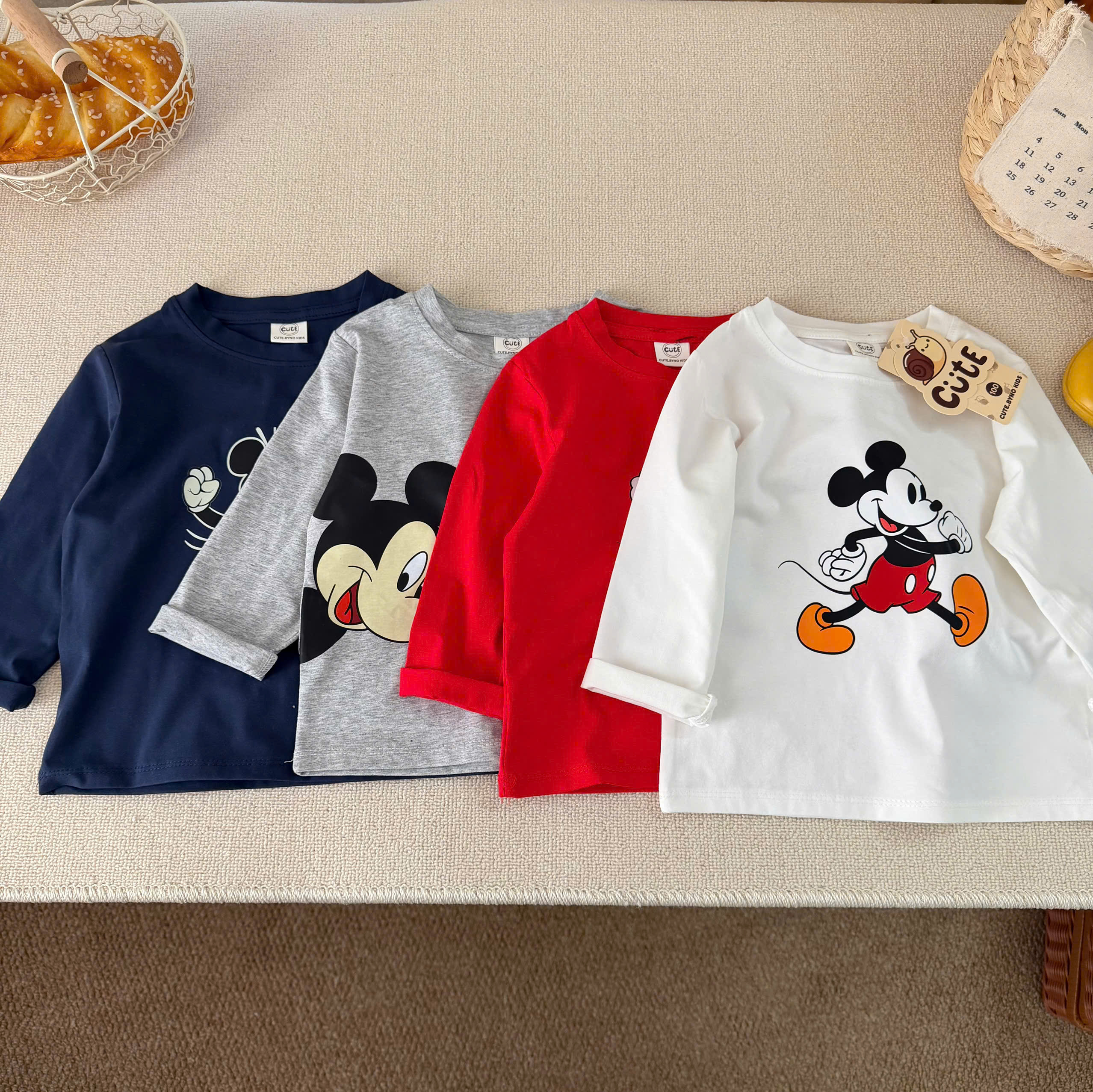 C46 SET 4 ÁO DÀI TAY MICKEY TẠO DÁNG- A106.309