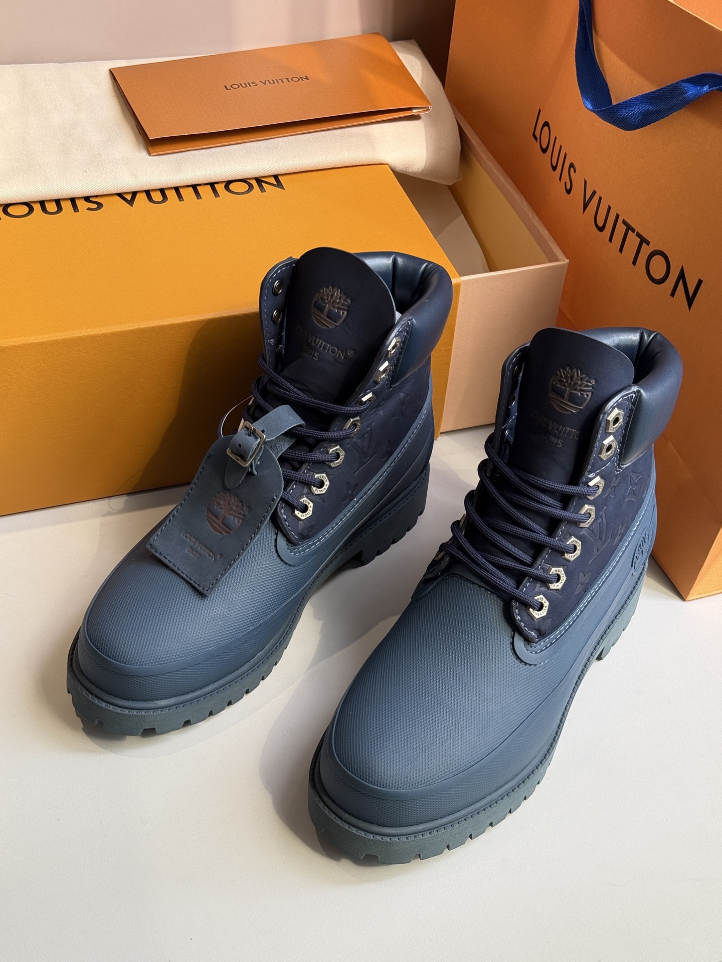 Giầy Boot LV × Timberland