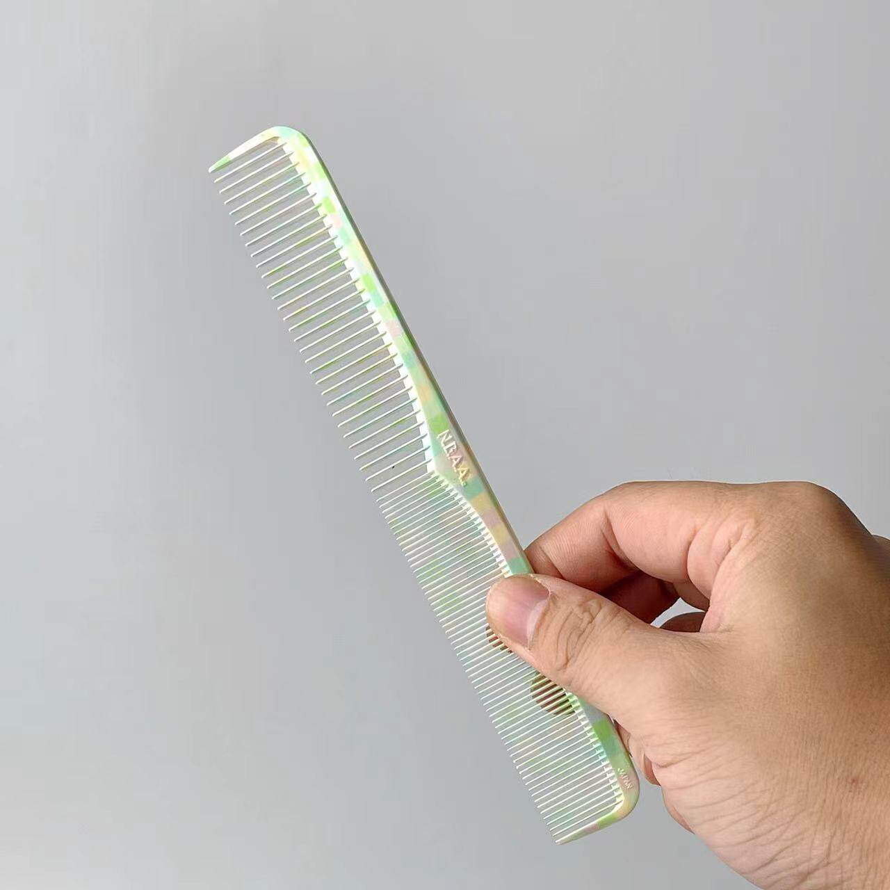 Lược cắt tóc ngắn N.B.A.A họa tiết CMA 180mm (tặng bình xịt)_thumbnail_7