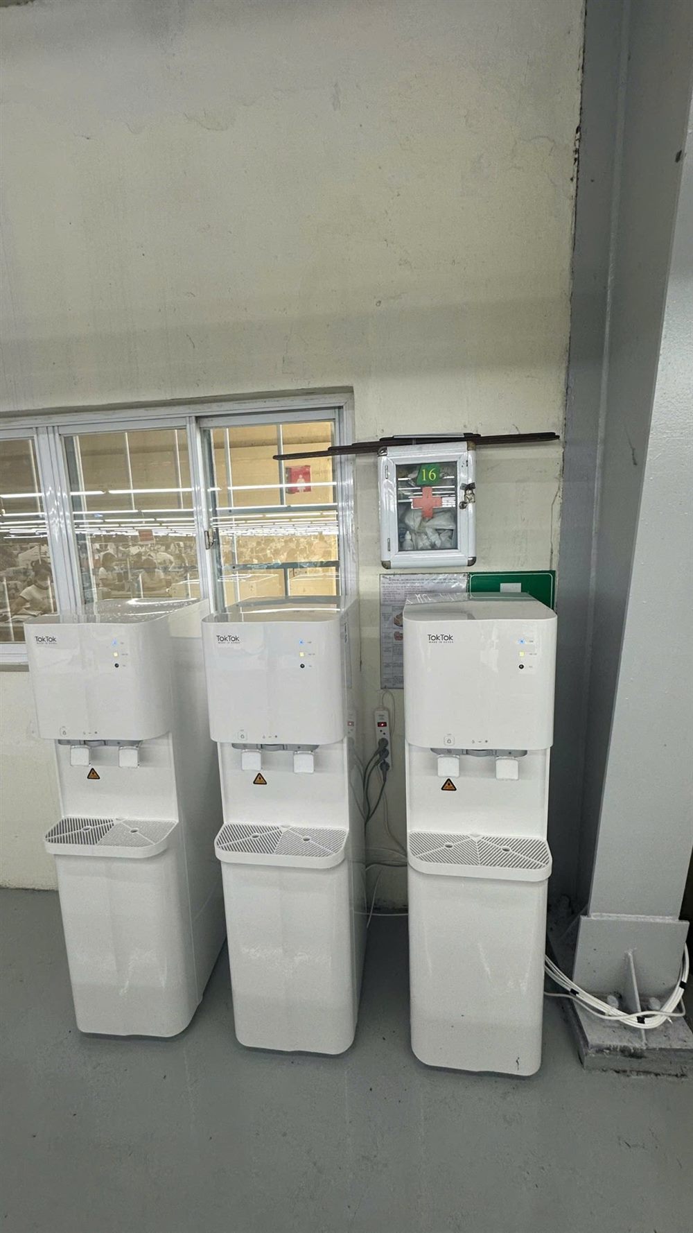 3 máy TW-3950 cạnh khu sản xuất