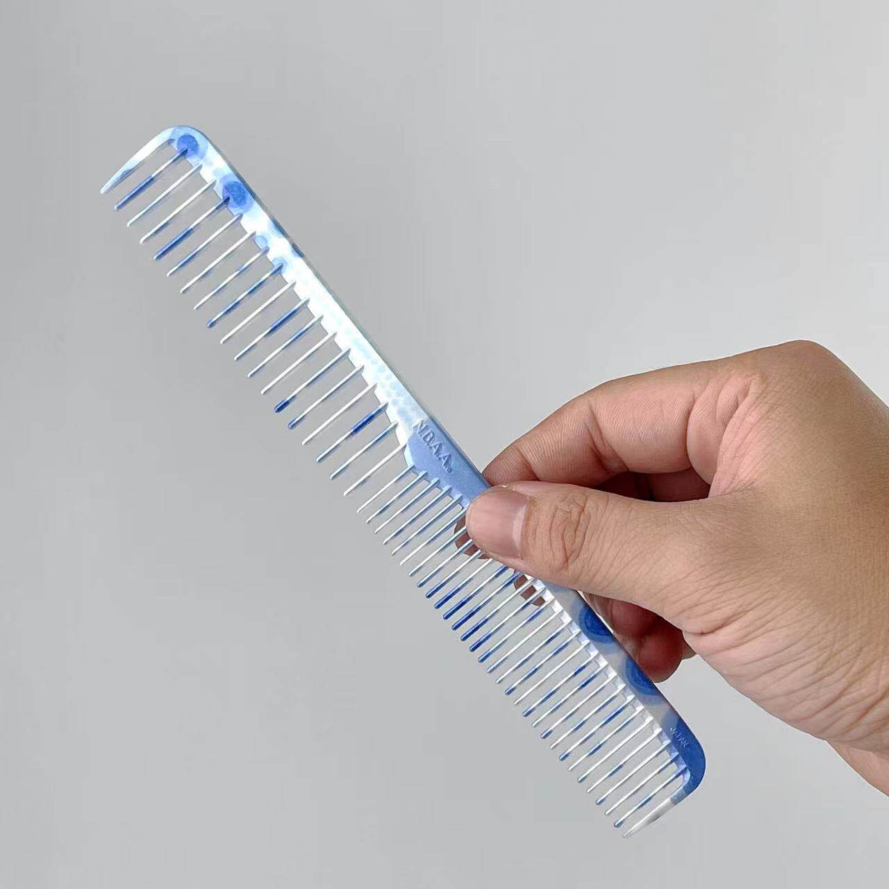 Lược cắt tóc N.B.A.A họa tiết CLA size L 189mm (tặng bình xịt)_thumbnail_8