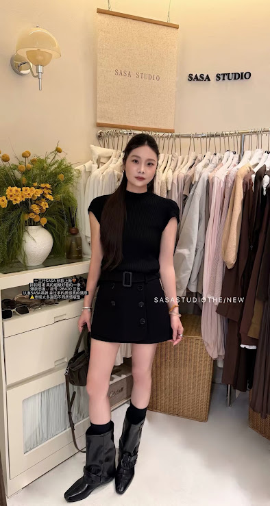 Lucas - Chân váy dạ 2 hàng cúc dáng ngắn, có quần bảo hộ + đai rút cùng chất liệu
